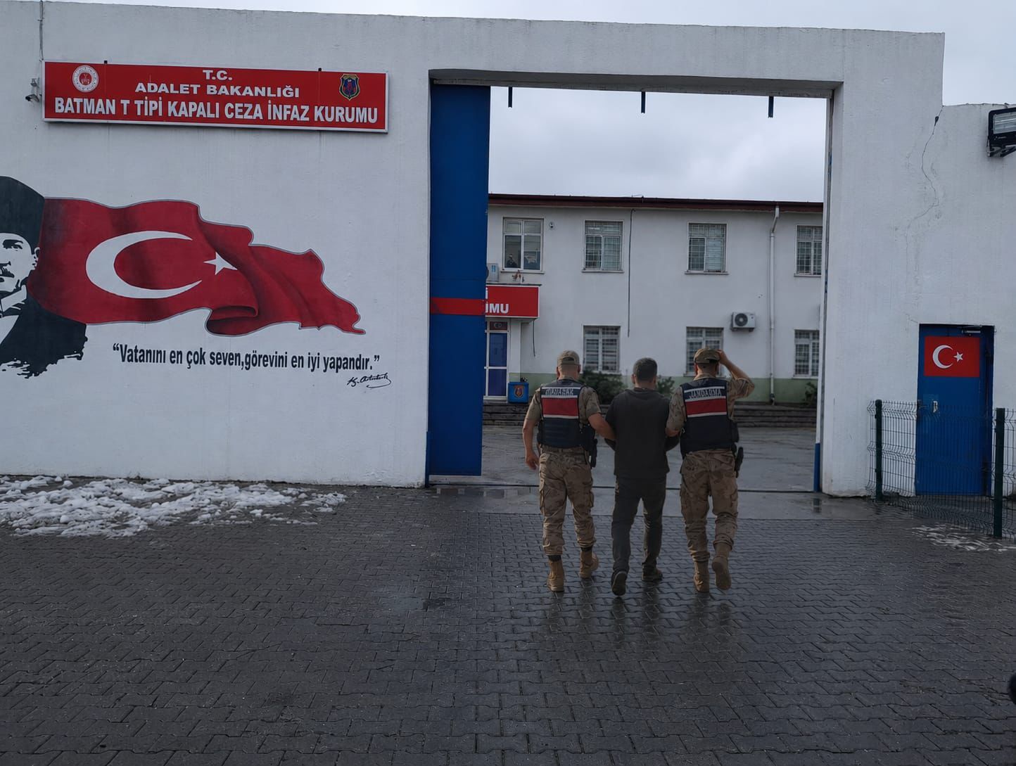 Jandarmadan Kozluk Ve Sason’da Dev Operasyon Zehir Tacirlerine Büyük Darbe! (3)