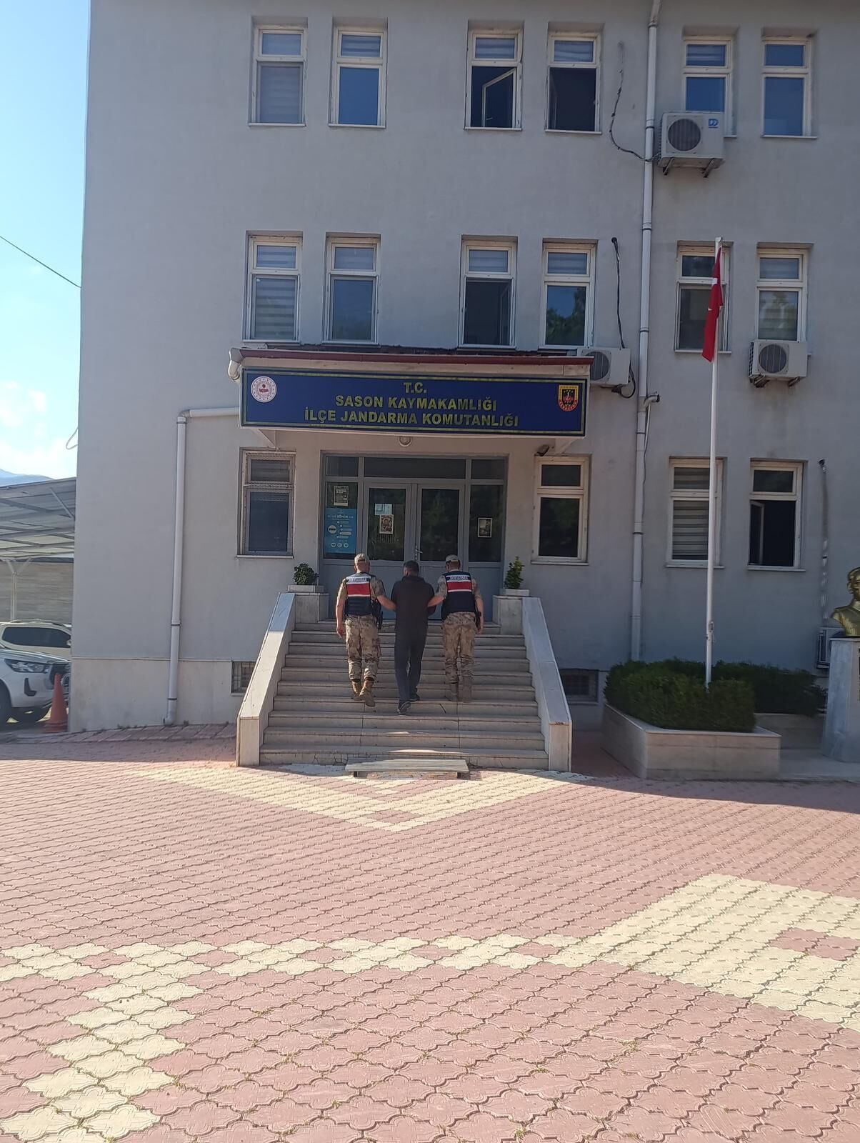 Jandarmadan Kozluk Ve Sason’da Dev Operasyon Zehir Tacirlerine Büyük Darbe! (4)