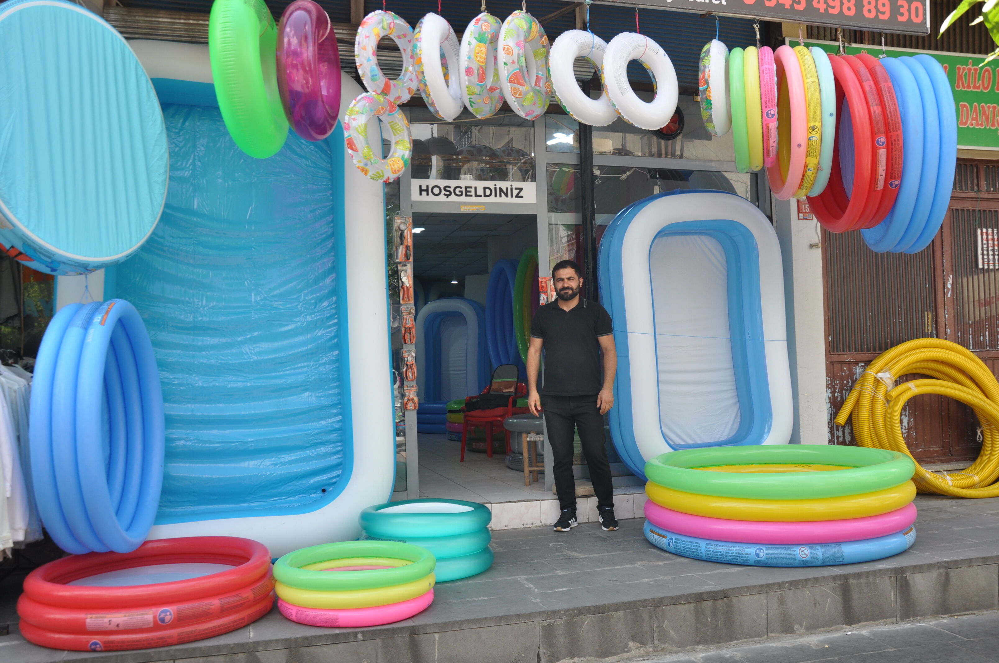Miniklerin Şişme Havuz Keyfi Başladı (5)