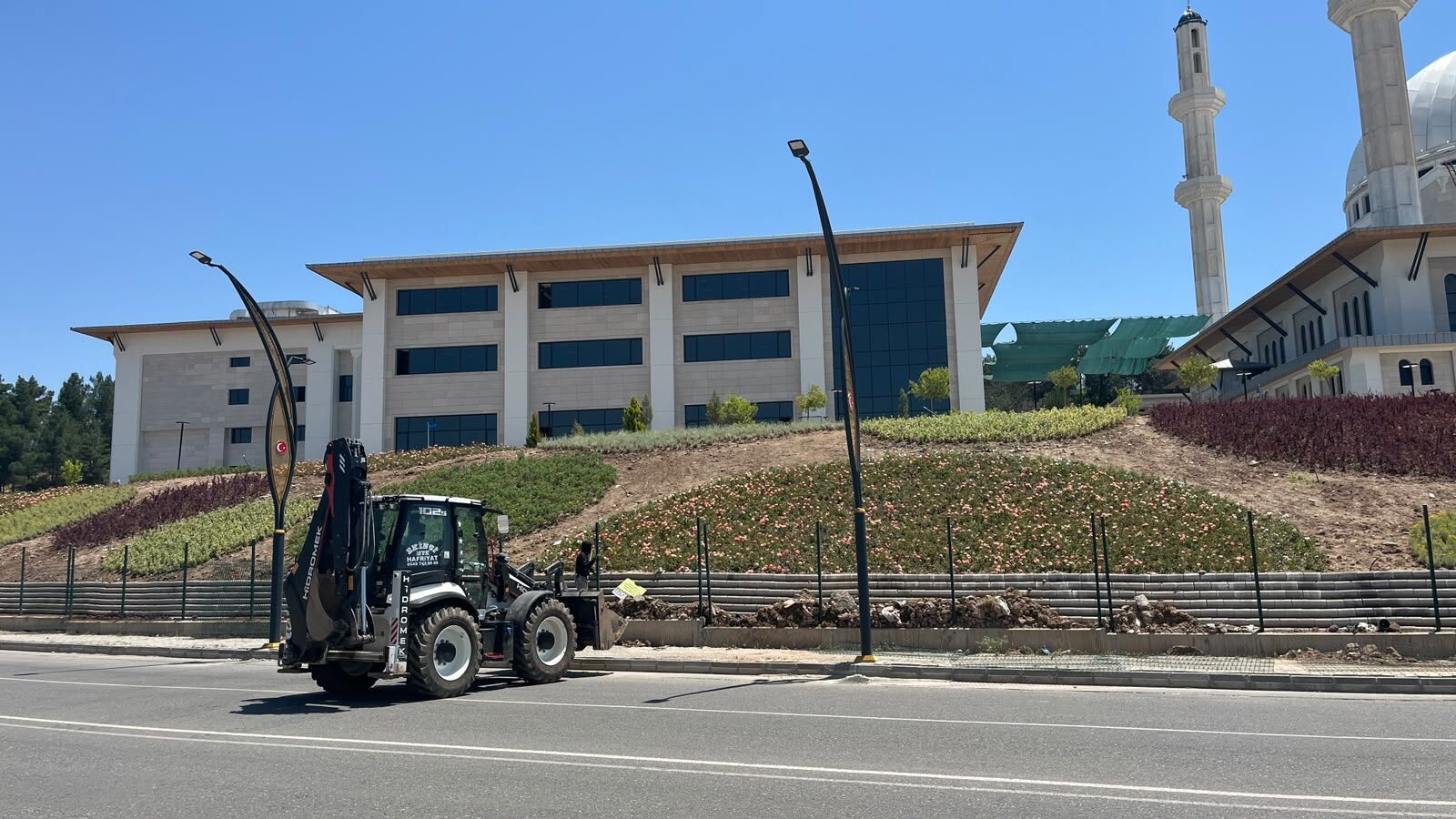 Necat Nasıroğlu Külliyesi’ne 140 Bin Çalı Dikiliyor (4)