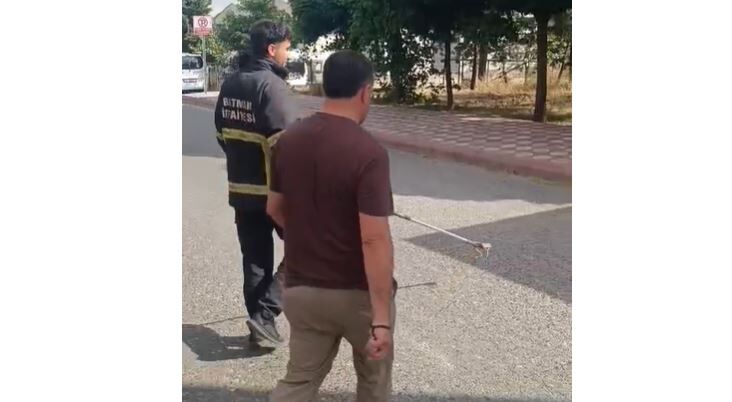 Osb Güvenlik Kulübesinde Yılan Alarmlı Dakikalar! (1)