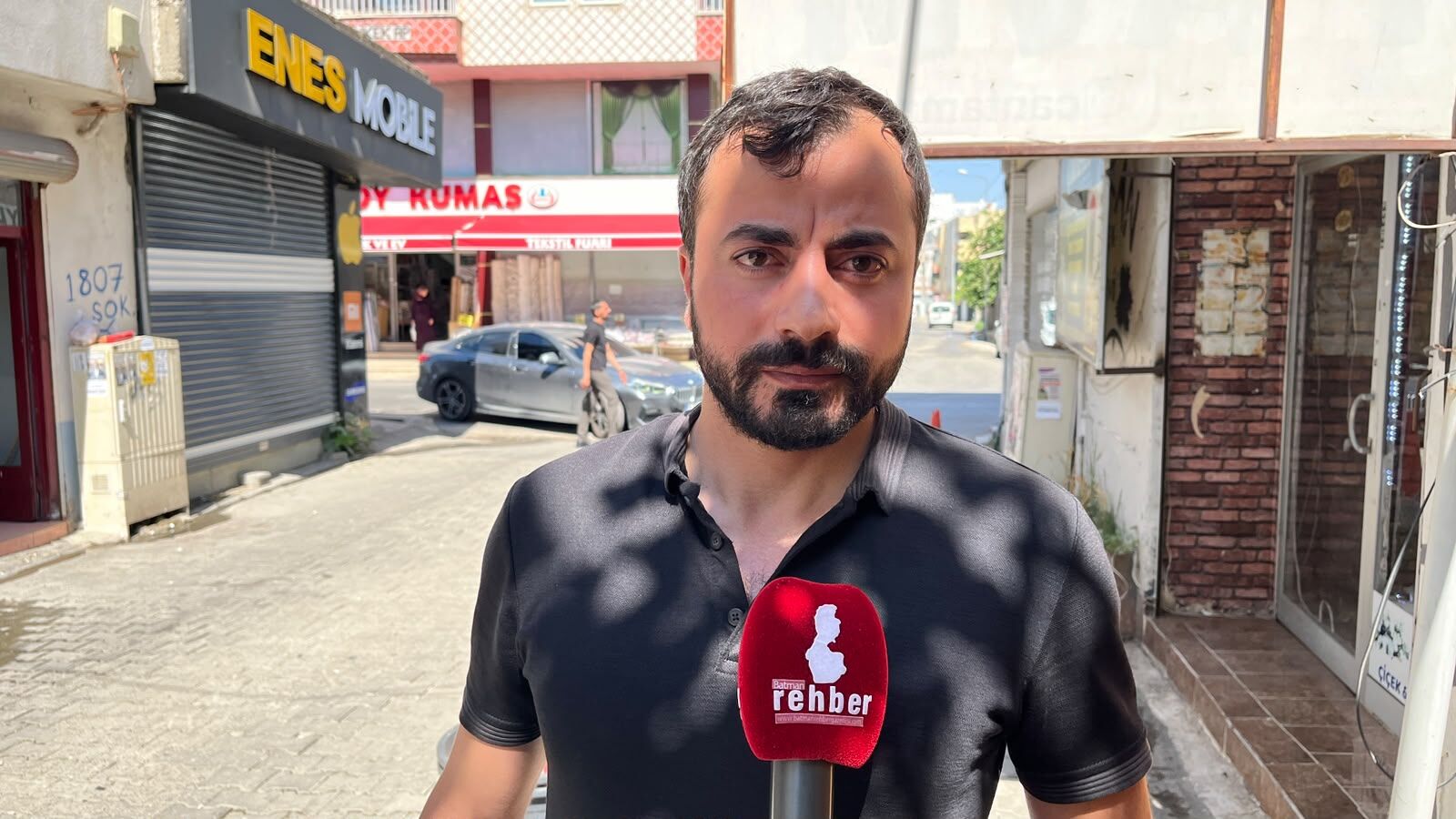 Raman Mahallesi’nde Aylardır Boşa Akan Su Esnafı Bezdirdi İstediğiniz Yere Şikâyet Edin Dediler! (8)
