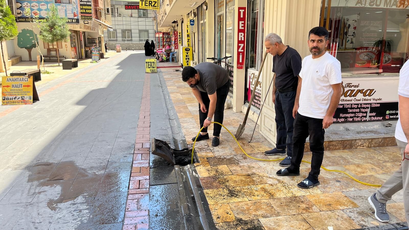 Şemsiyeli Sokak Esnafından Belediye’ye Mazgal Çağrısı (3)