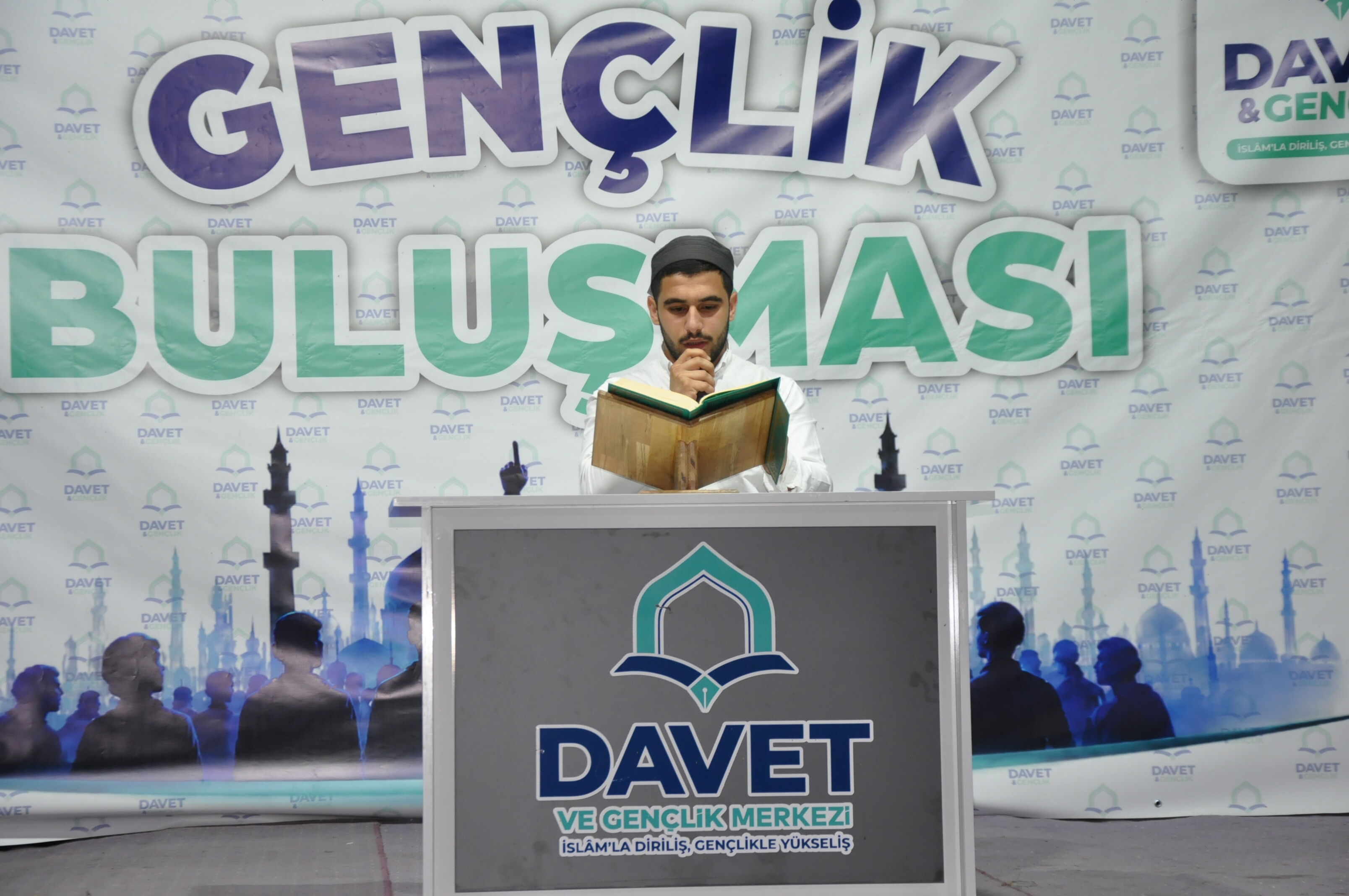 Sütçü Çağın İçinde Olun Ama Çağın Kölesi Olmayın (8)