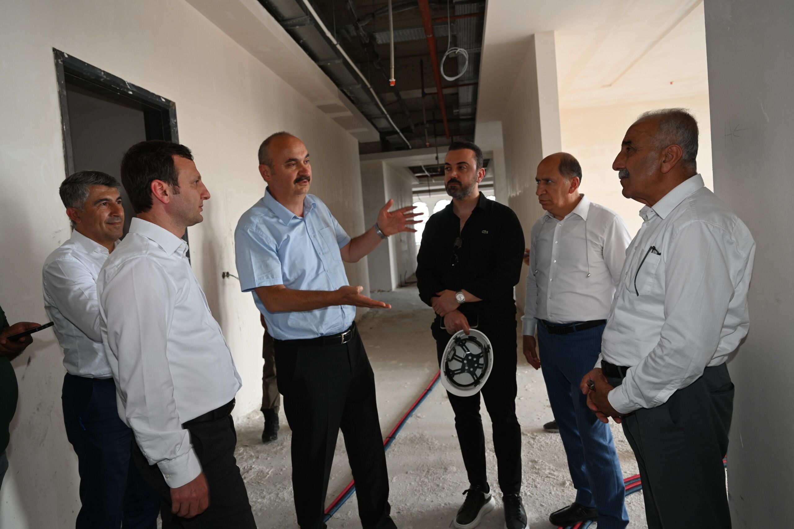Vali Canalp Ve Beraberindeki Heyet Yeni Hükümet Konağı İnşaatını İnceledi (2)