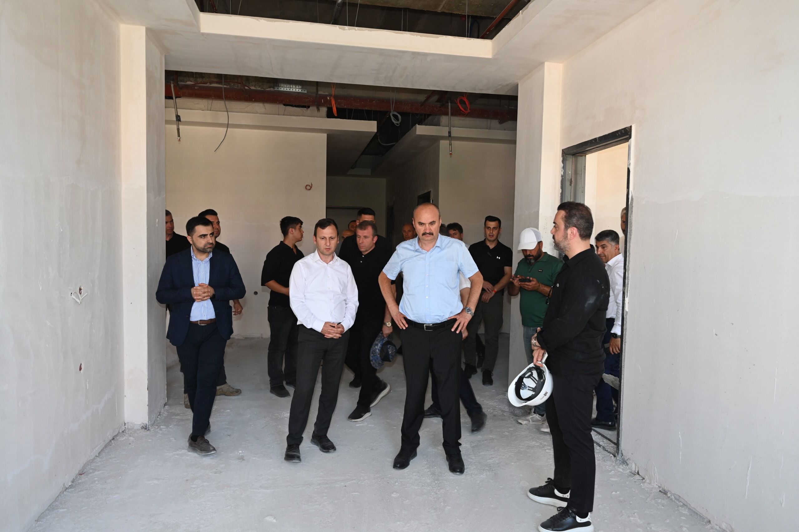 Vali Canalp Ve Beraberindeki Heyet Yeni Hükümet Konağı İnşaatını İnceledi (3)