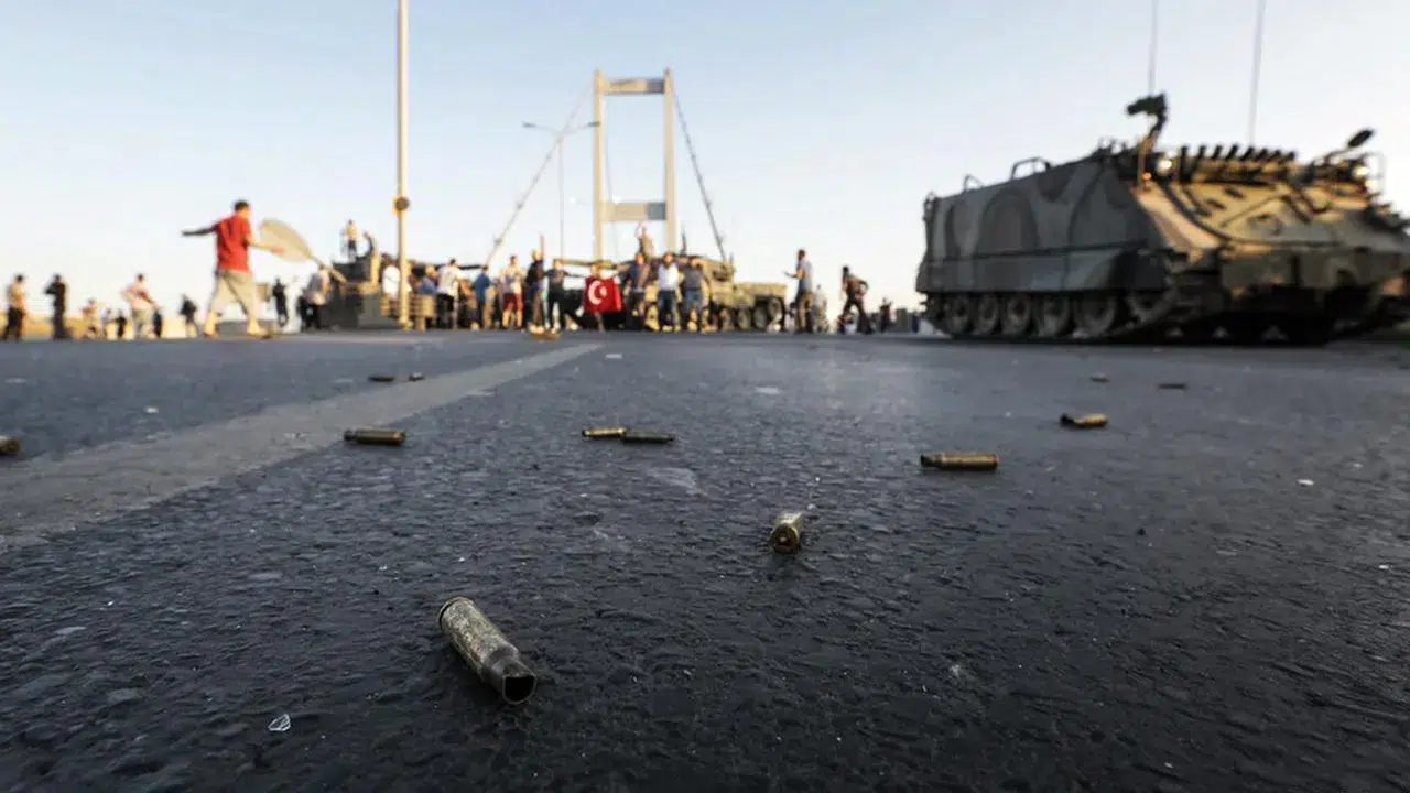 15 Temmuz 2016 Türkiye'nin En Uzun Gecesi… Darbe Girişiminin Saat Saat Hikayesi 00