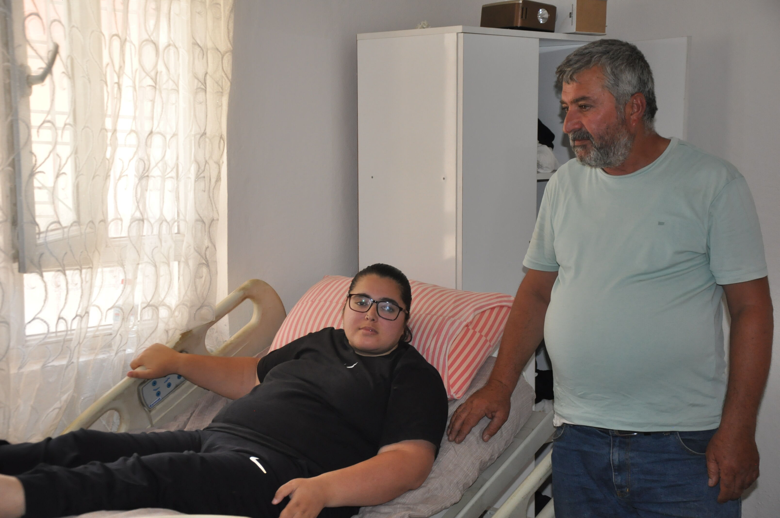 8 Yıldır Kızı İçin Mücadele Eden Baba Boş Ceple Tedavi Olmuyor (3)