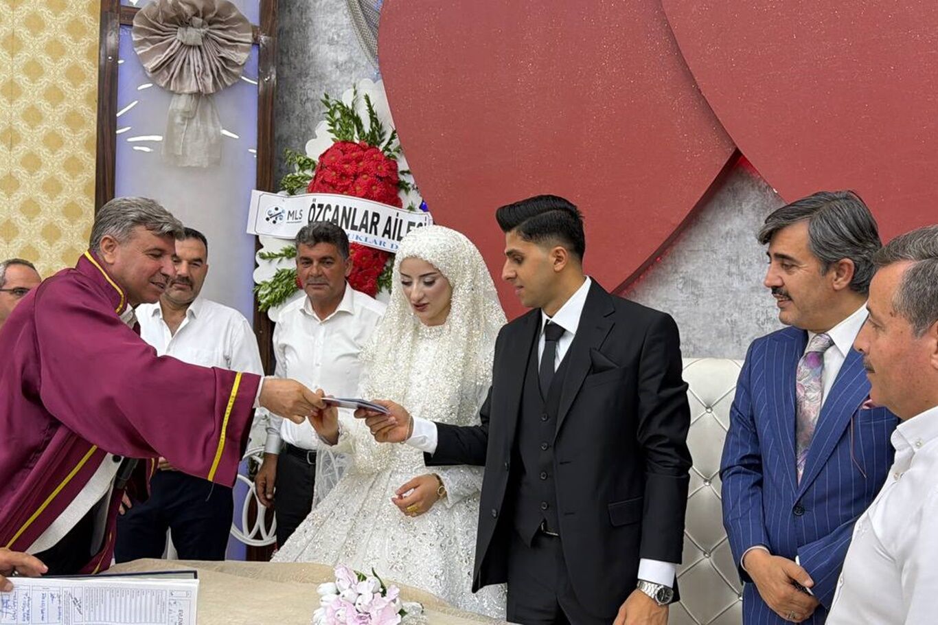 Genç Çiftin Nikâhını Kıyan Başkan Özhan Hz. Ali Ve Hz. Fatıma'nın Aile Hayatını Rehber Edinin1 (2)