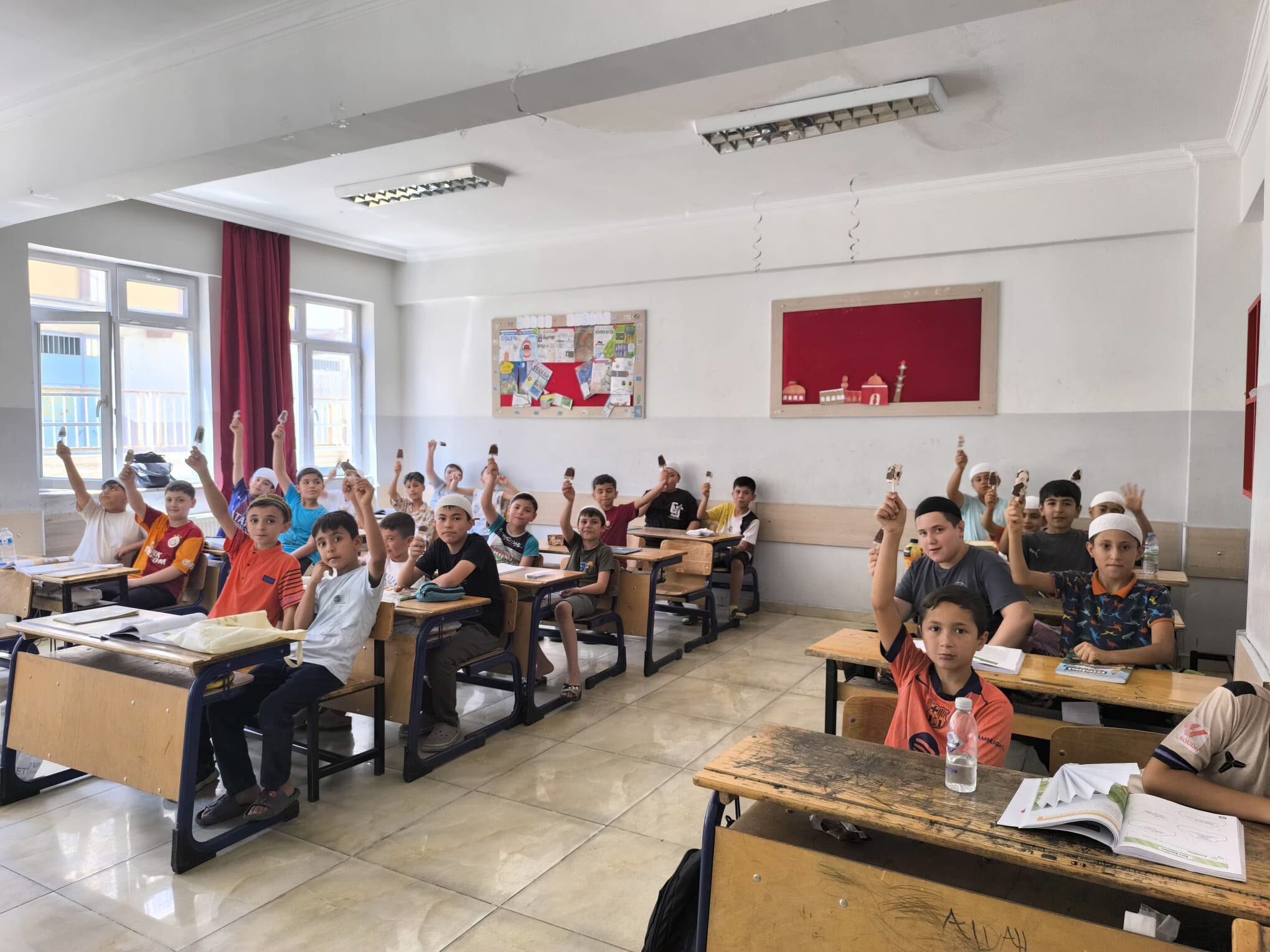 Hayırsever İş İnsanından Yaz Kur’an Kurslarındaki Çocuklara Dondurma İkramı (5)