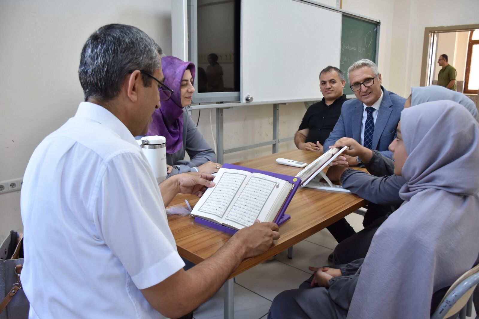 İl Millî Eğitim Müdürü Yaşar Ciğer’den Hafızlık Öğrencilerine Anlamlı Ziyaret (2)