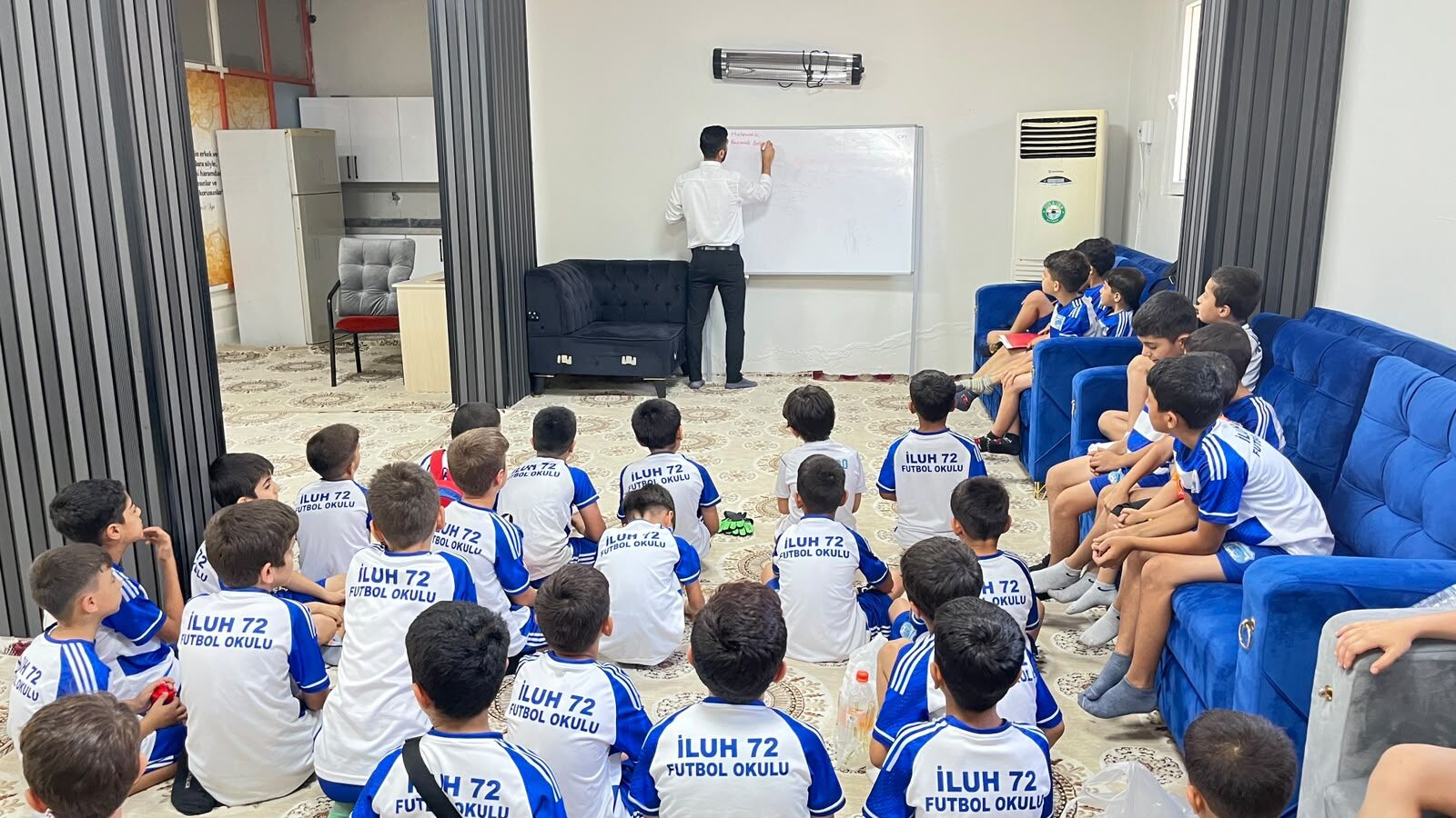 İluh 72 Futbol Okulu'ndan Örnek Model Spor, Eğitim Ve Değerler Bir Arada (3)