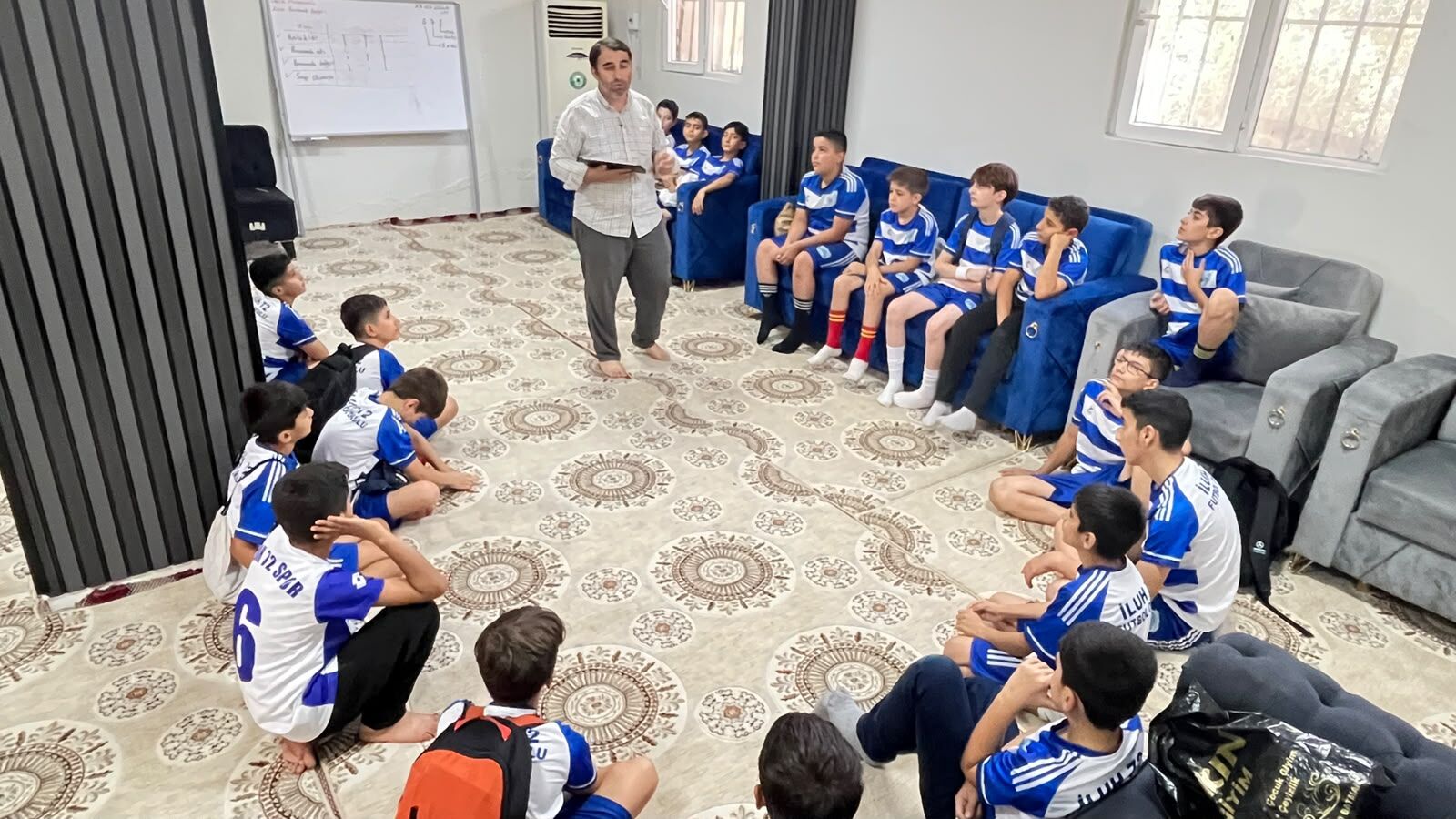 İluh 72 Futbol Okulu'ndan Örnek Model Spor, Eğitim Ve Değerler Bir Arada (8)