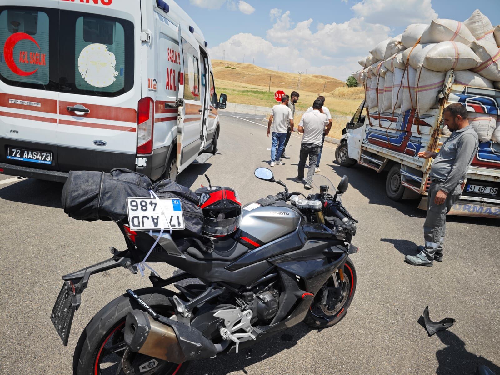Kozluk Yolunda Kaza Motosiklet Kamyonete Çarptı (1)
