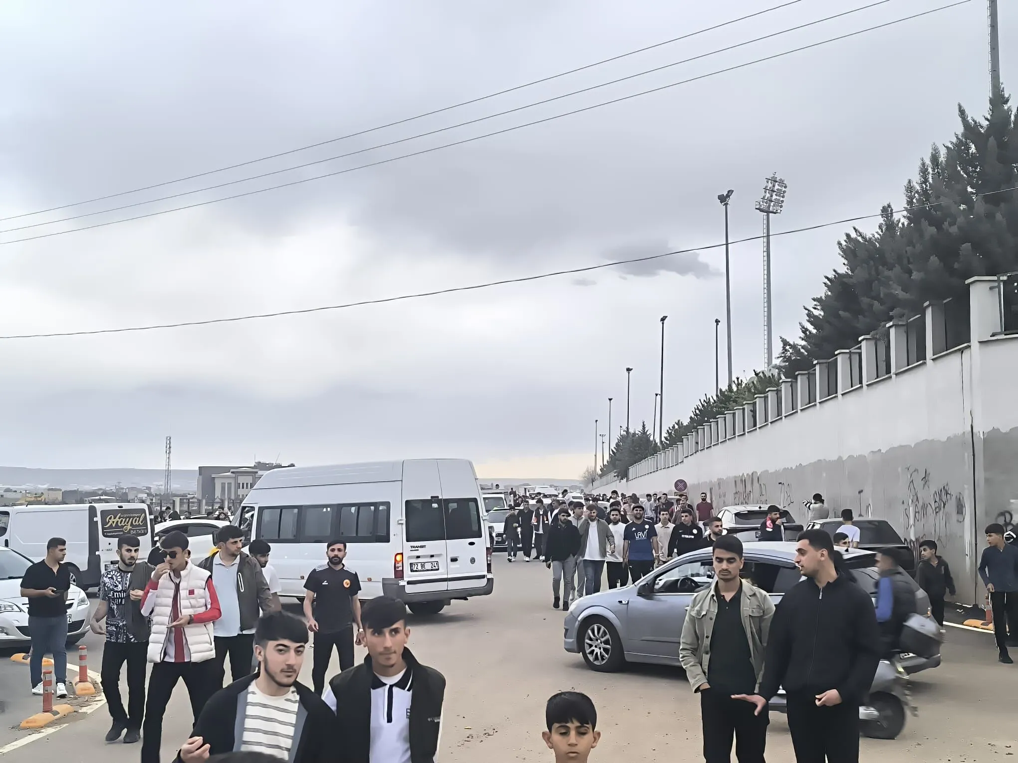 Taraftarlardan Stadyuma Arka Kapi Talebi 1