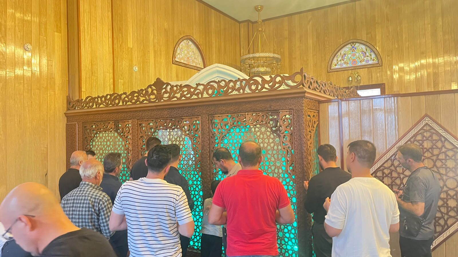 Veysel Karani Türbesi'ne Ziyaretçilerden Yoğun İlgi (4)