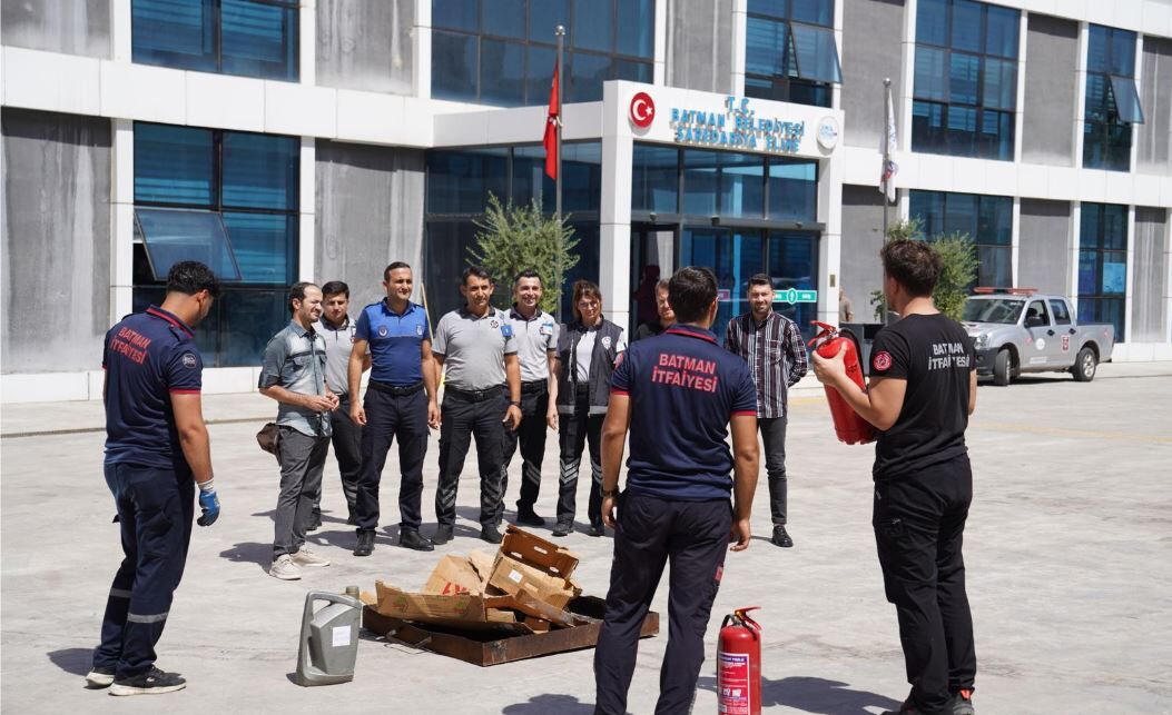 Batman Belediyesi Personeline Yangın Eğitimi Ve Tatbikatı (2)