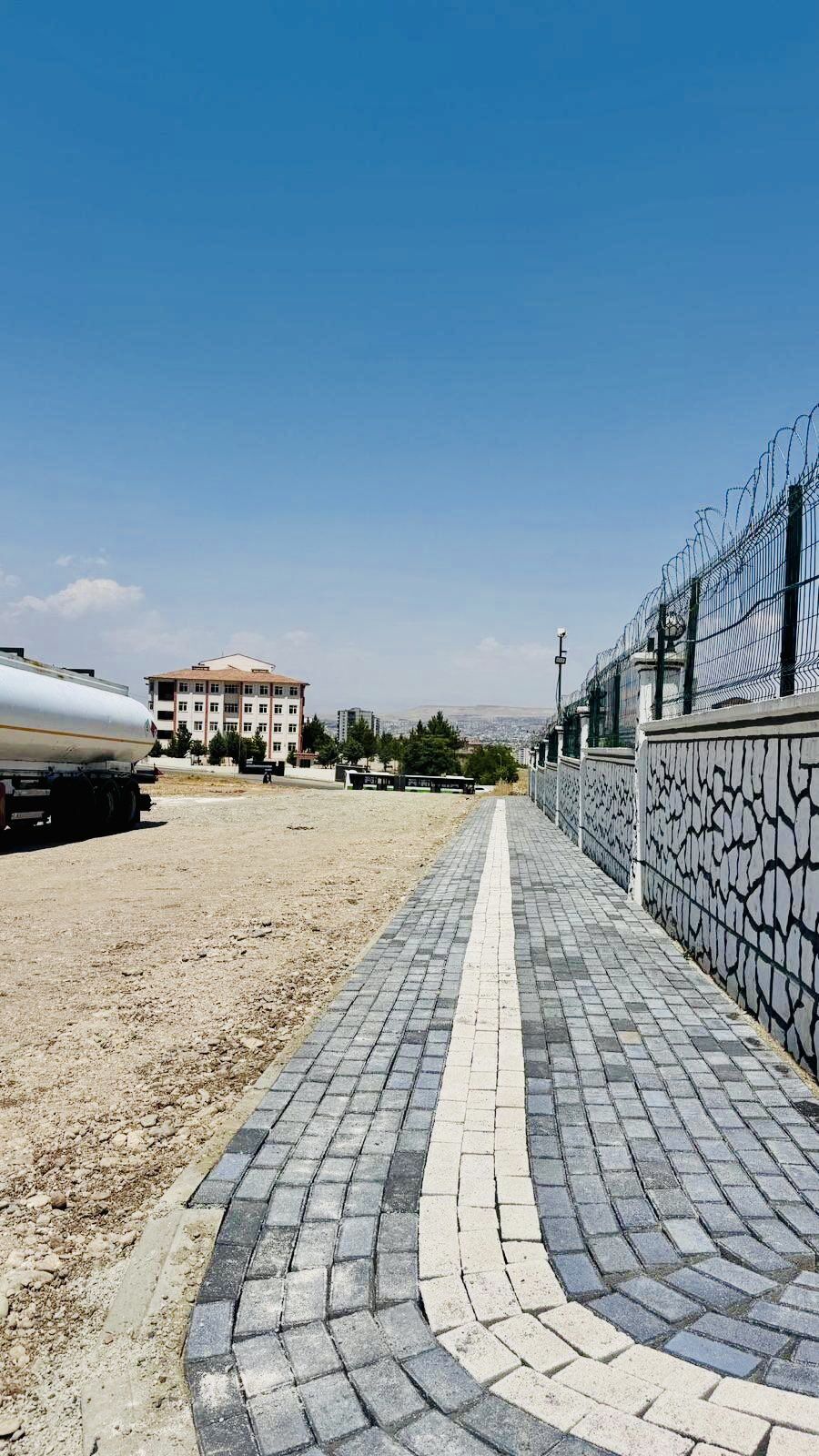 Batman’da 6 Ayda 340 Bin Metrekare Parke Taşı Serildi (1)-1