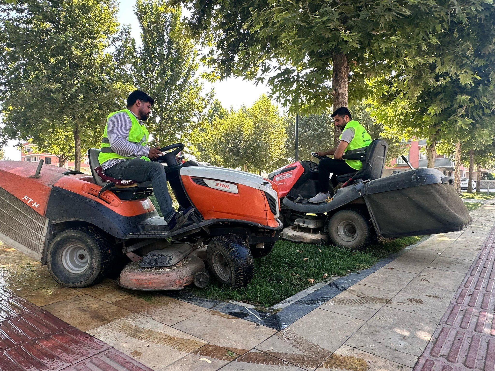 Batman’daki 227 Parkta Bakım Ve Temizlik Çalışması Sürüyor (1)