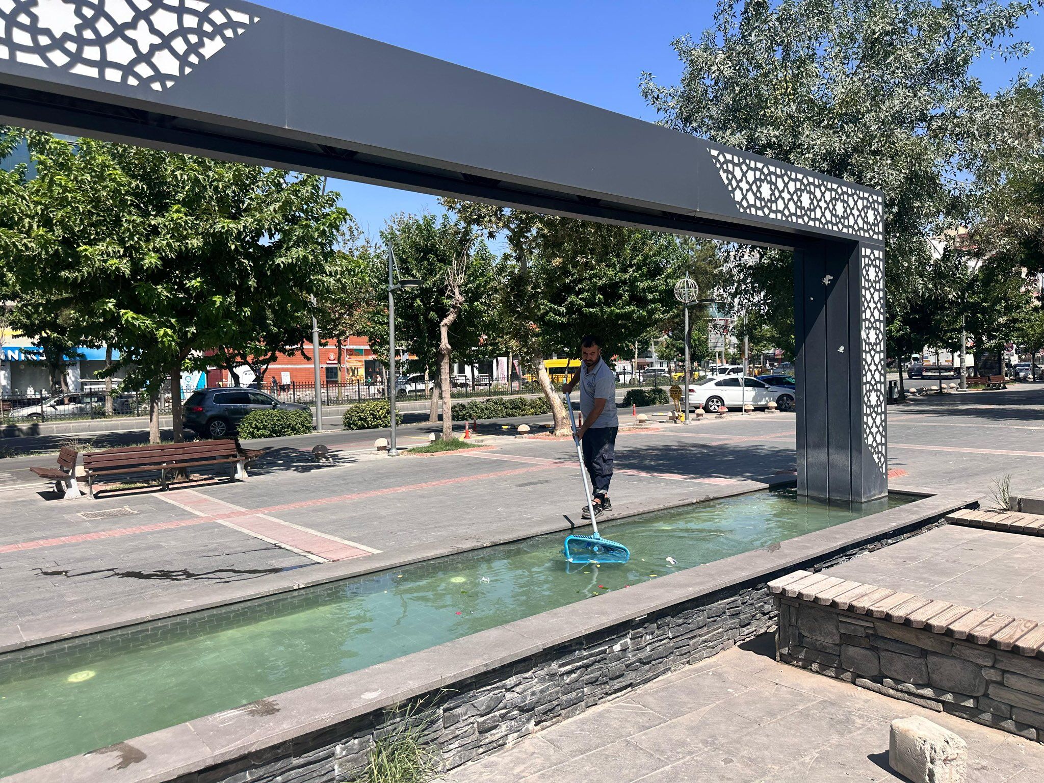 Batman’daki 227 Parkta Bakım Ve Temizlik Çalışması Sürüyor (2)