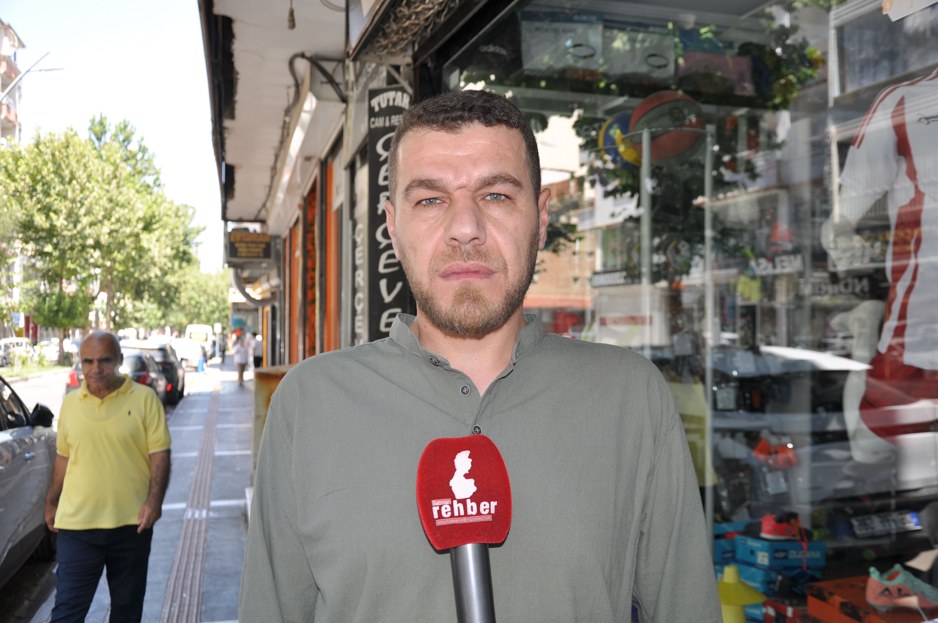 Batmanlı Ailelerden Giyim Firmalarına Çağrı Çocuklarımıza Uygun Kıyafet Bulamıyoruz (3)