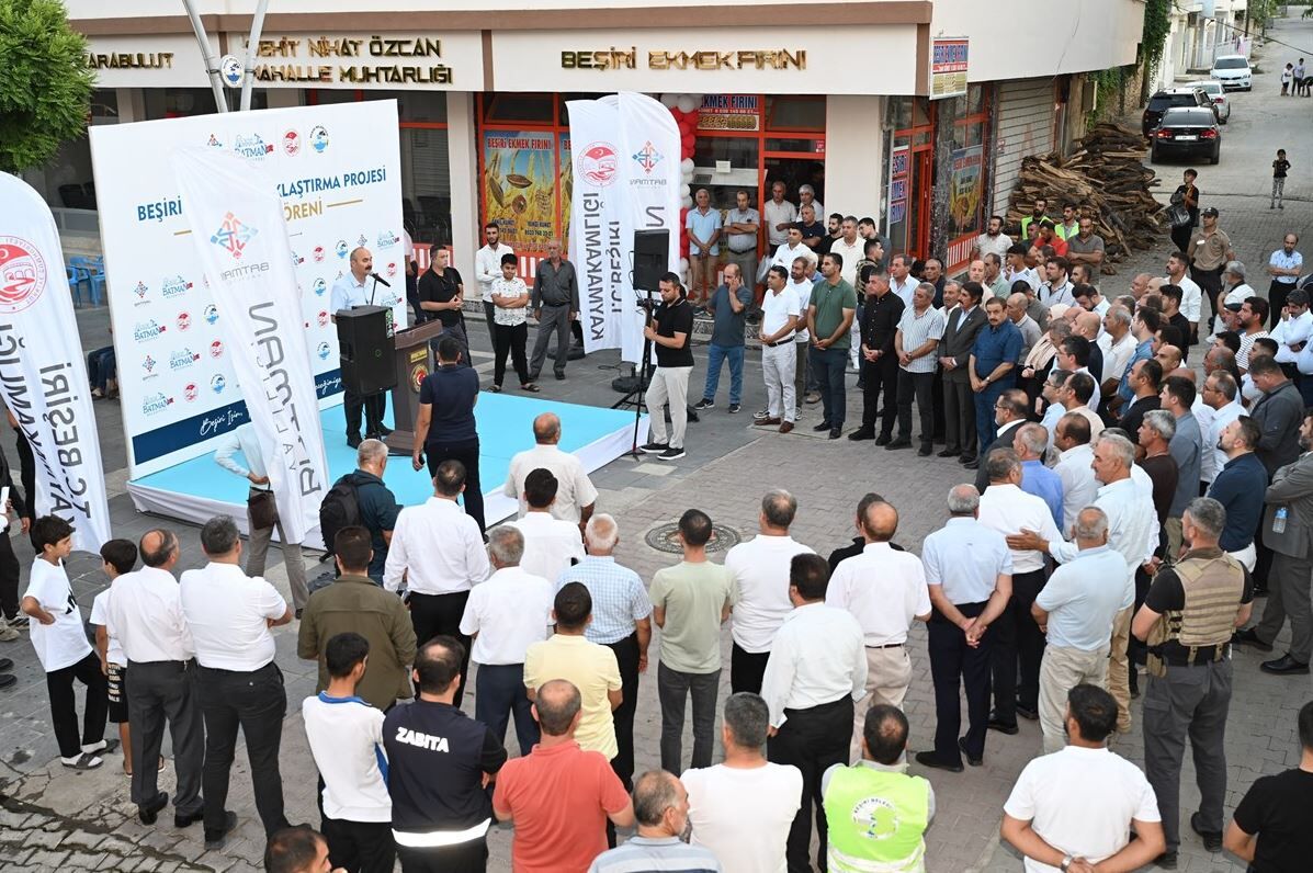 Beşiri’de Yatırım Meyvelerini Veriyor Diyarbakır Caddesi Yeni Yüzüne Kavuştu (4)