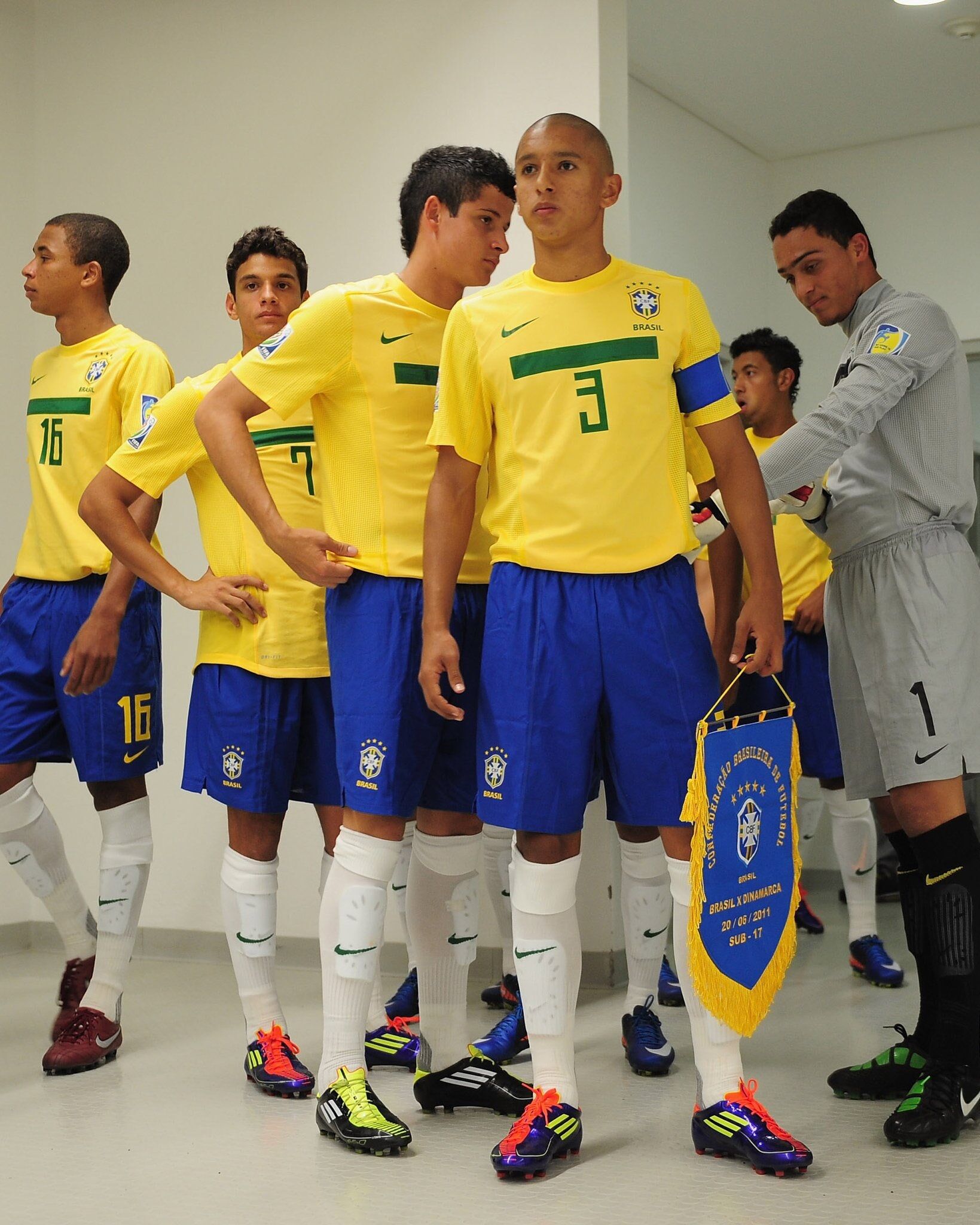 Doria 16