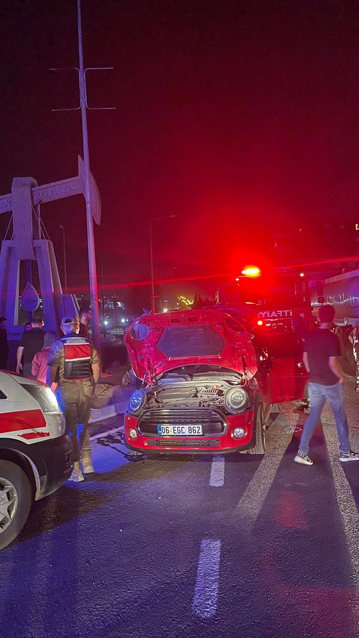 Eski Çöp Beşiri Kavşağı’nda Trafik Kazası Yaralılar Var