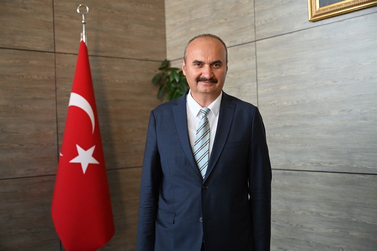Vali Canalp Evlatlarımız Dağlarda Değil, Kütüphanelerde Geleceğini İnşa Edecek