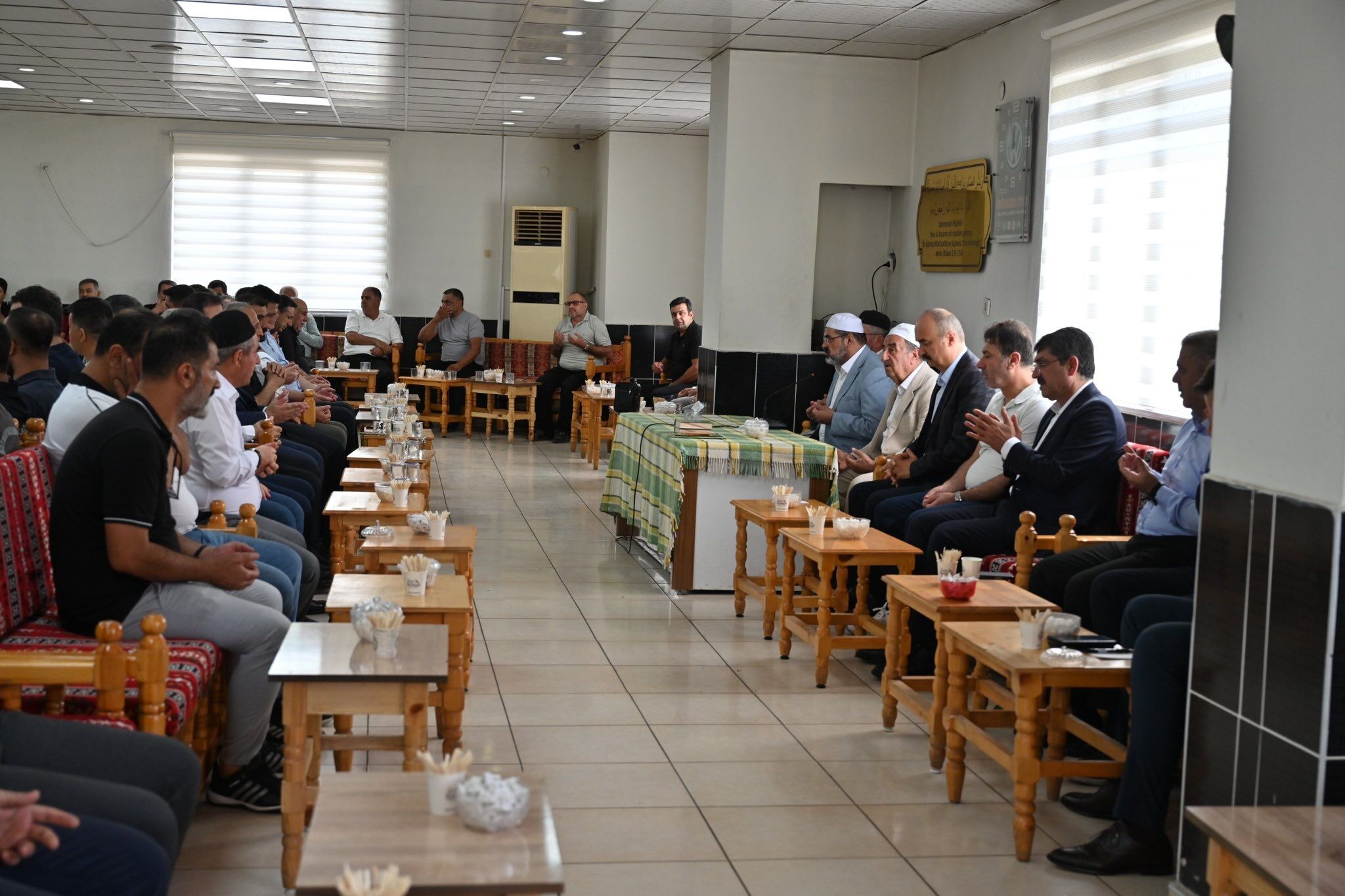 Vali Canalp’ten Yangında Hayatını Kaybedenlerin Ailelerine Taziye Ziyareti 33