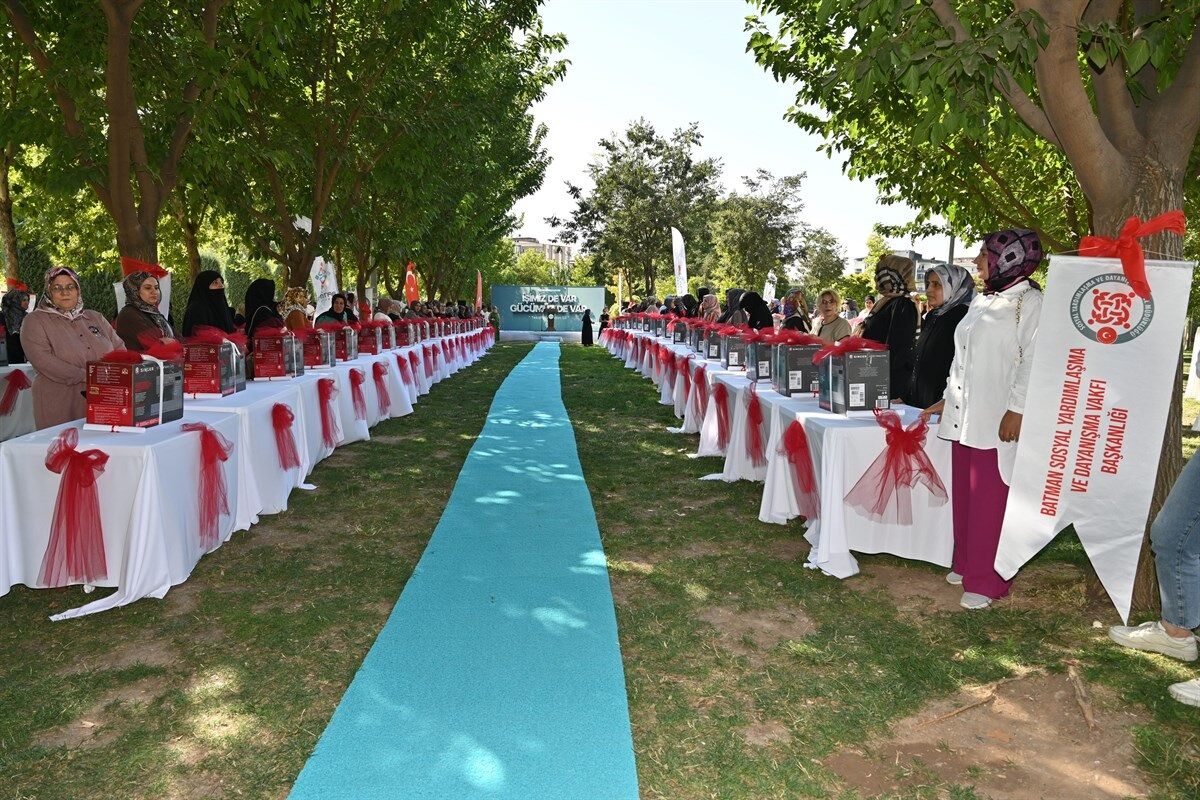 120 Kadına Dikiş Makinesi Dağıtıldı (2)