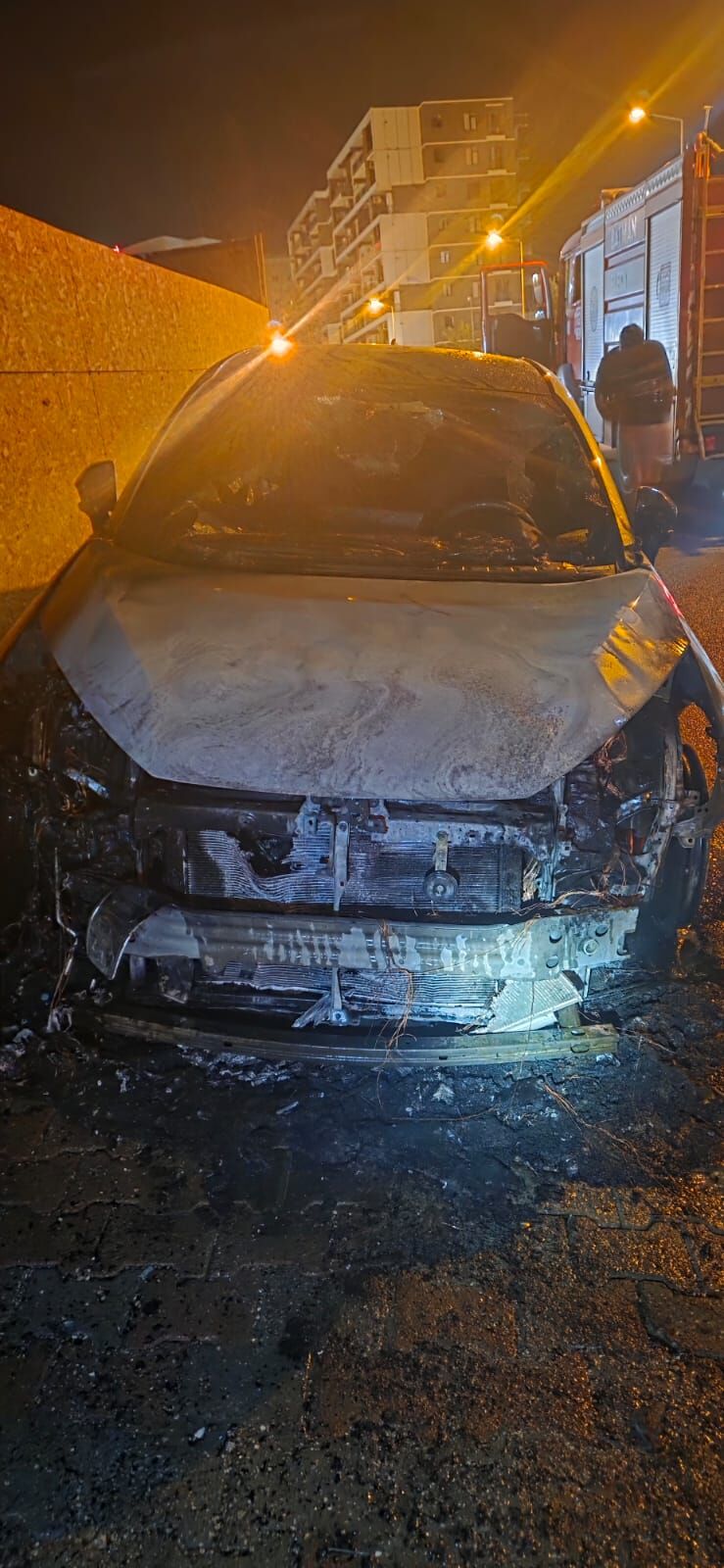 Belde Mahallesi’nde Park Halindeki Araçta Yangın
