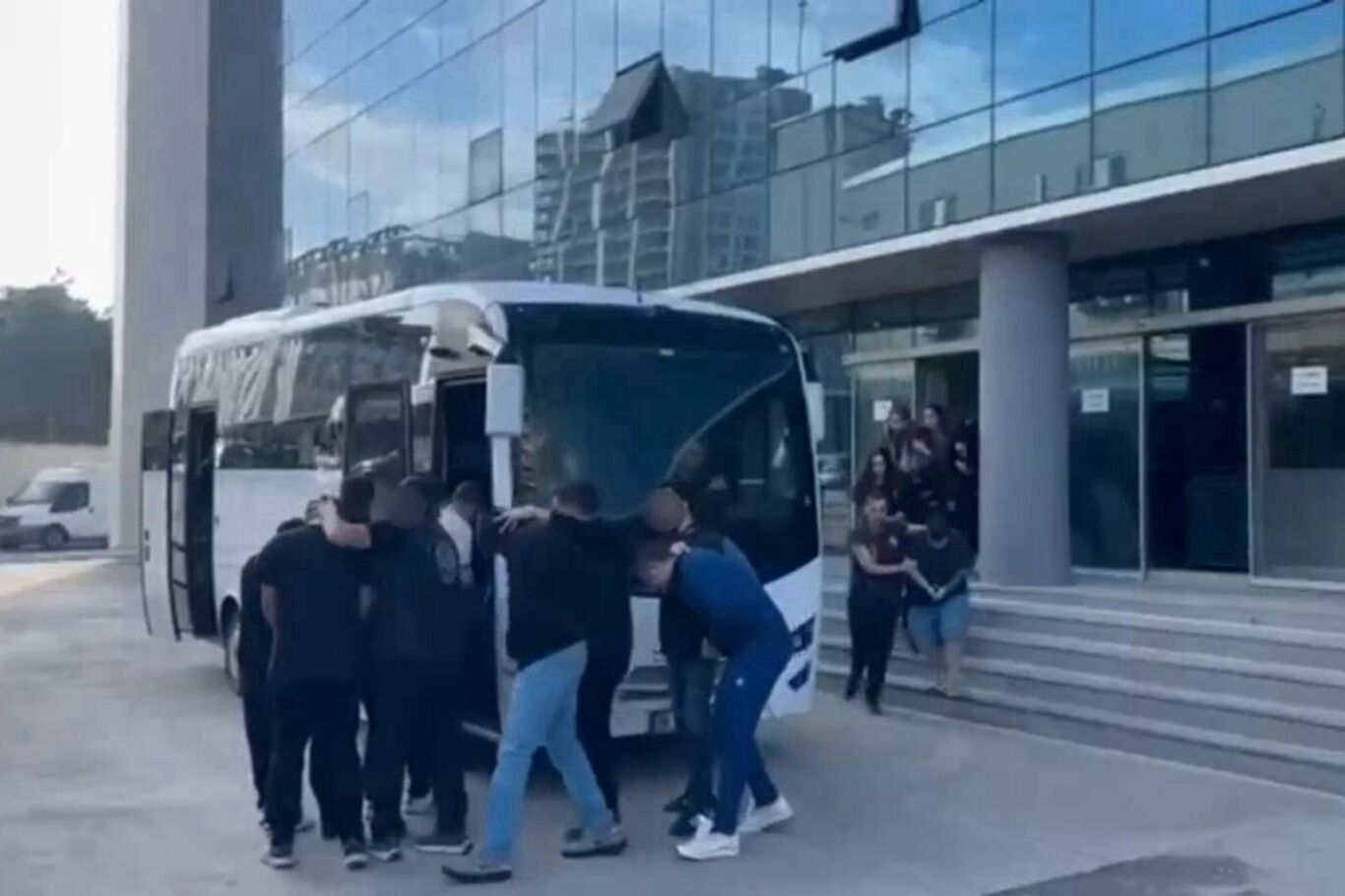 Bursa'da evlilik vaadi dolandırıcılığı operasyonu: 10 tutuklama