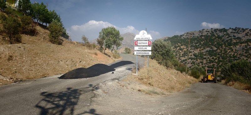 Kozluk’ta Köy Yollarında Çalışmalar Sürüyor 4