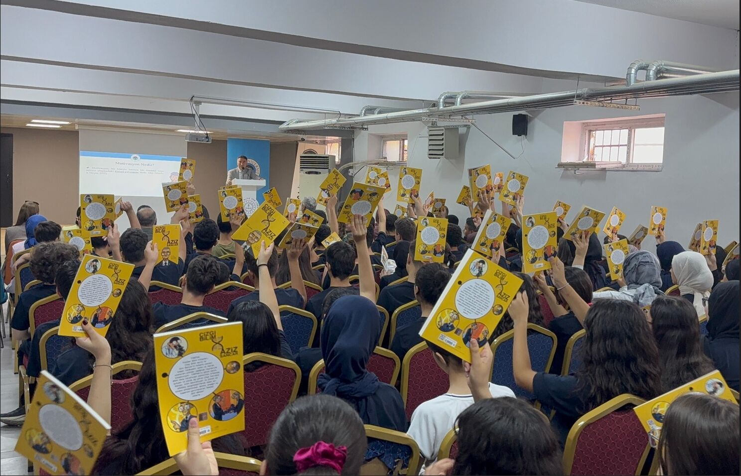 Öğrencilere “başarı ve motivasyon” konferansı