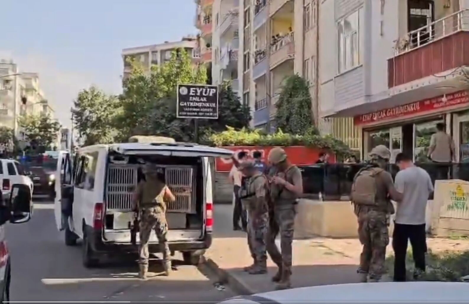 Batman’da Silah Sesleri! Özel Harekât Ekipleri Teyakkuzda