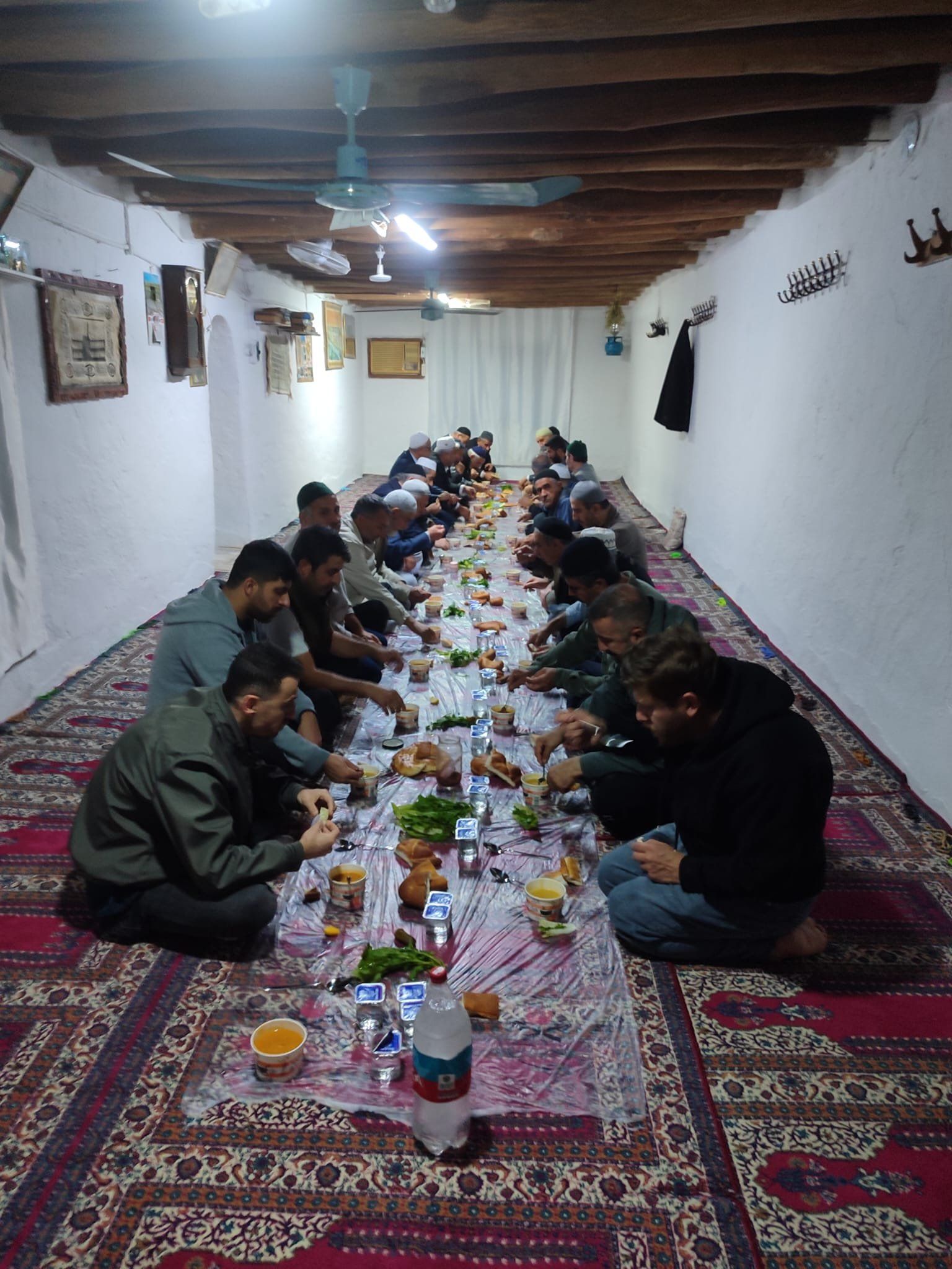 Ashab I Kehf Camii’nde Sabah Namazında Buluştular-1