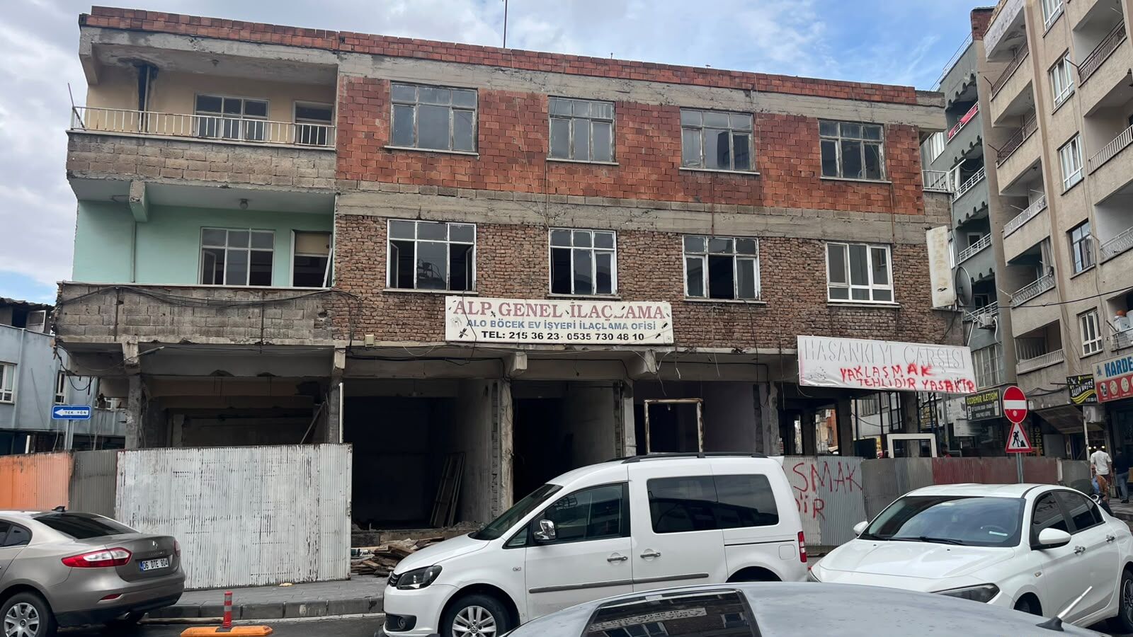 Batman Balıkçılar Caddesi’nde 60 Yıllık Bina Restore Ediliyor (1)