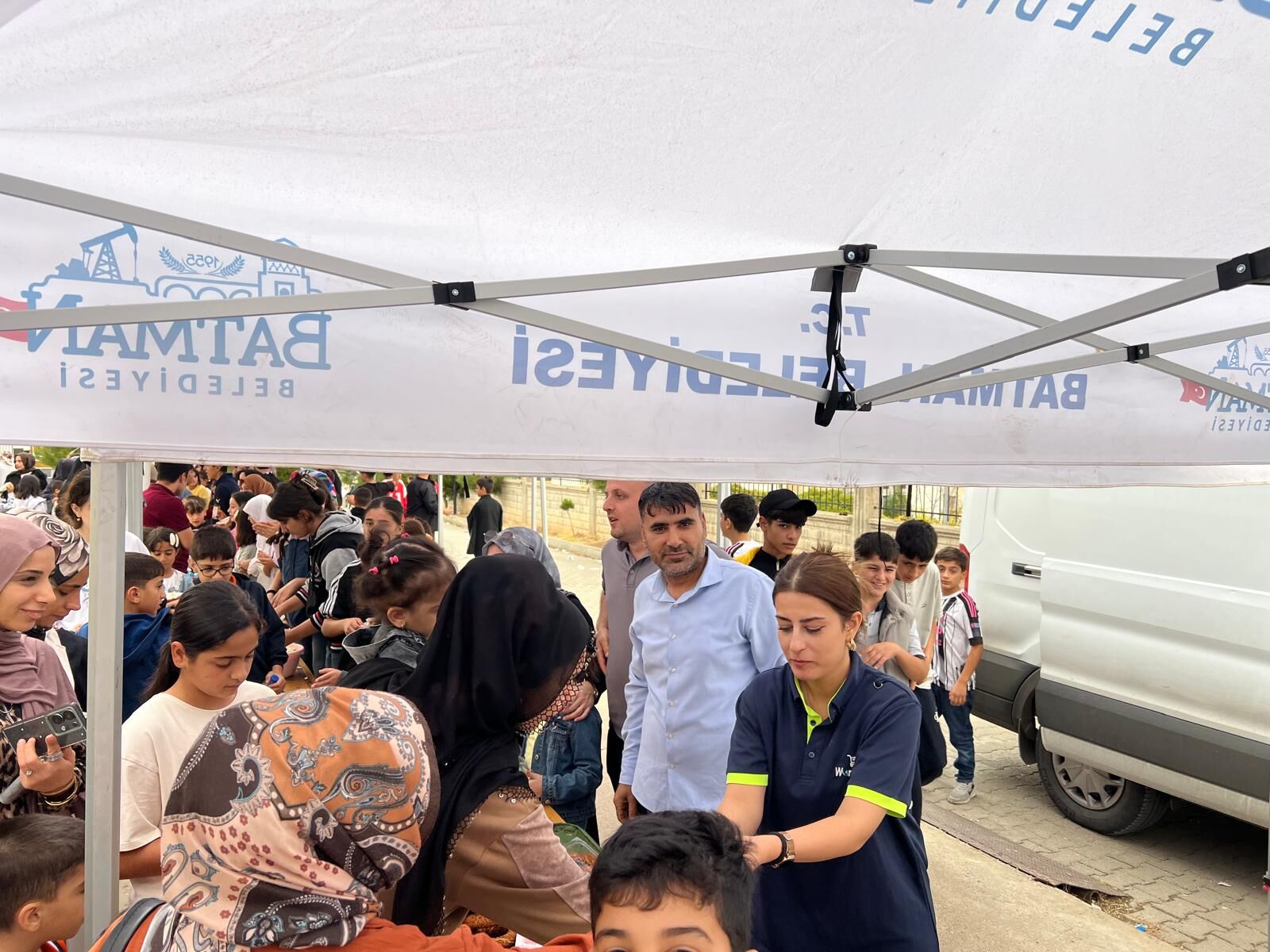 Batman’da Dar Gelirli Öğrenciler İçin Hayır Kermesi Düzenlendi (3)