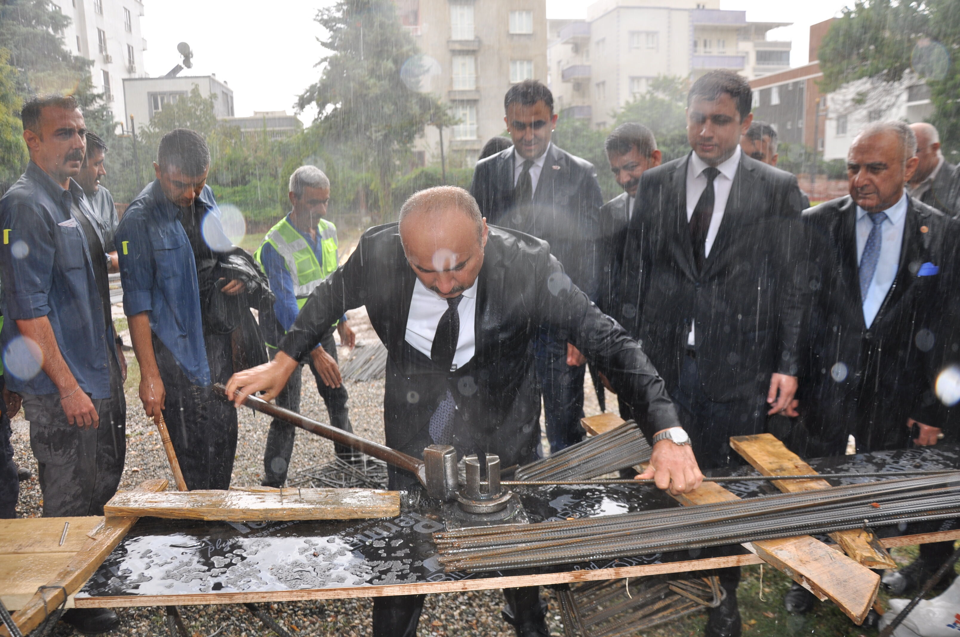 Batman’da Emekli̇ler Lokali̇ İçi̇n İlk Çi̇vi̇ Çakildi​​​​​​​ (7)