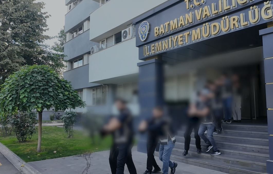 Batman’da Maskeli Haraç Çetesi Çökertildi 610 Saatlik Kamera Kaydı Dev Operasyonu Getirdi! (3)
