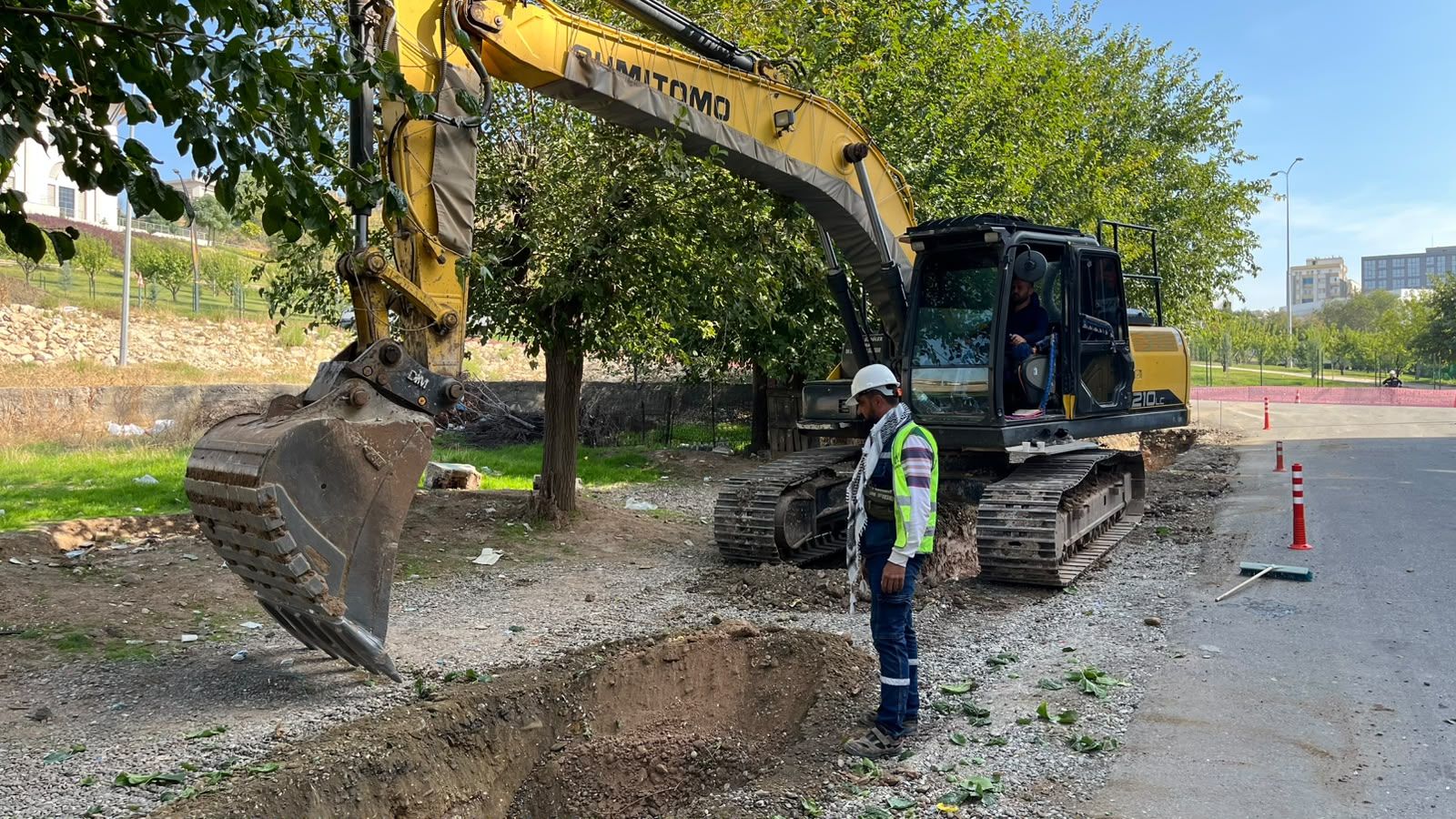 Batman’da Okul Ve Askerî Lojmanların Elektrik Hatları Ayrılıyor (3)