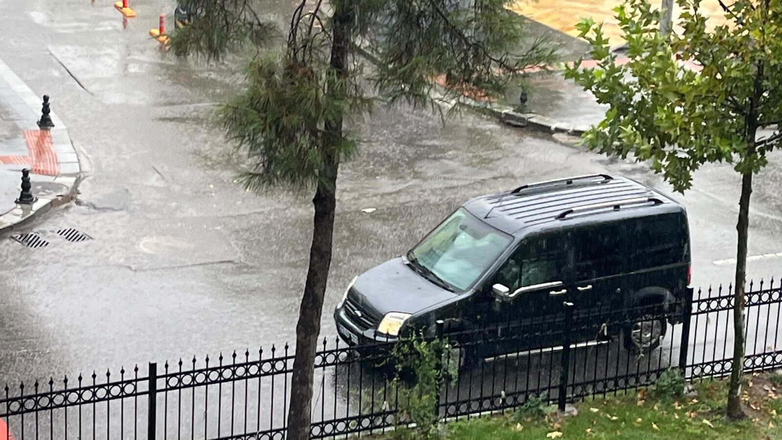 Batman’da Yağmur Serinliği Beraberinde Getirdi (2)