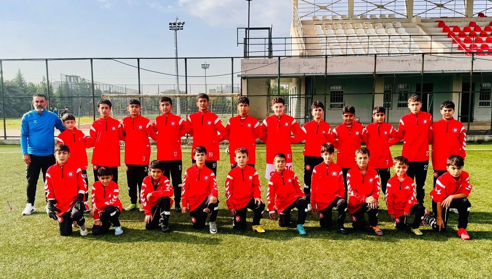 Batmanlı Genç Sporculara 45 Eşofman Desteği