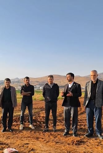 Hüda Par Kozluk İlçe Başkanı Mustafa Tufan Köprübaşı Mahallemizin Yol Sorunu Acilen Çözülmeli (1)
