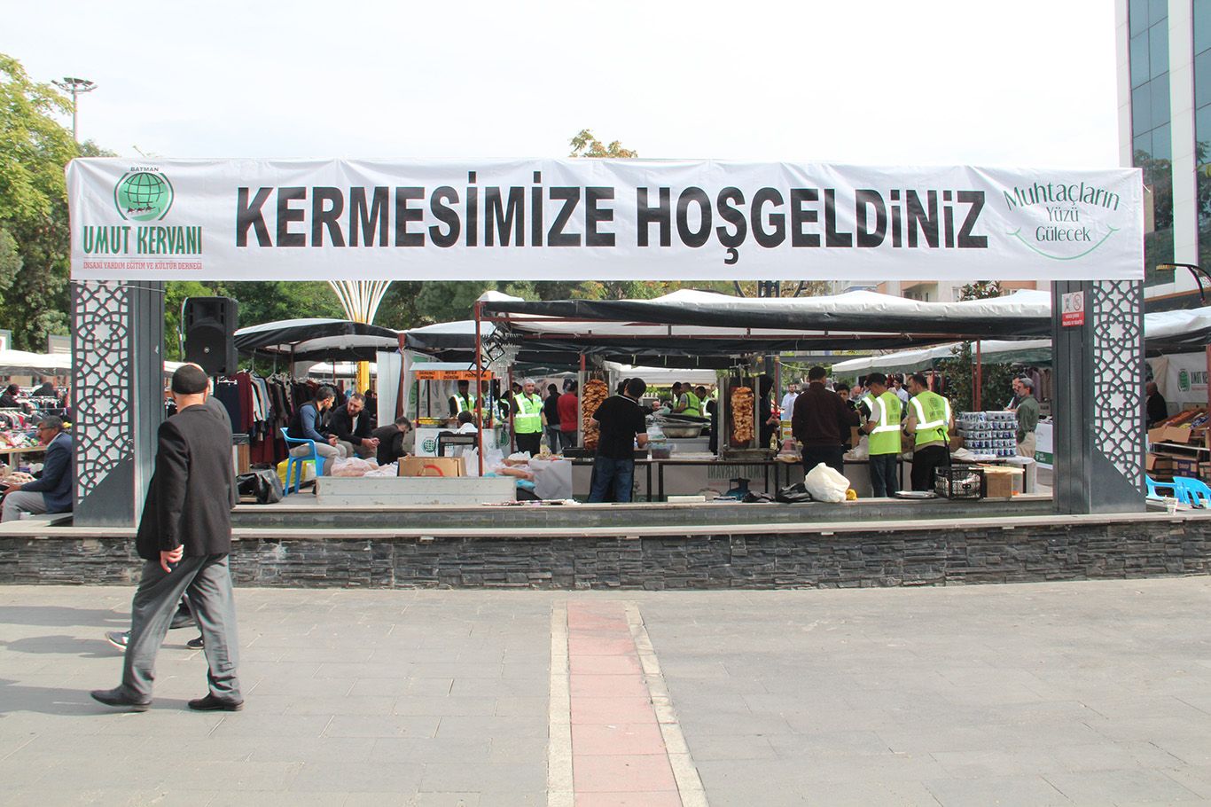 “Muhtaçlara Umut Ol” Kermesi Açıldı (1)