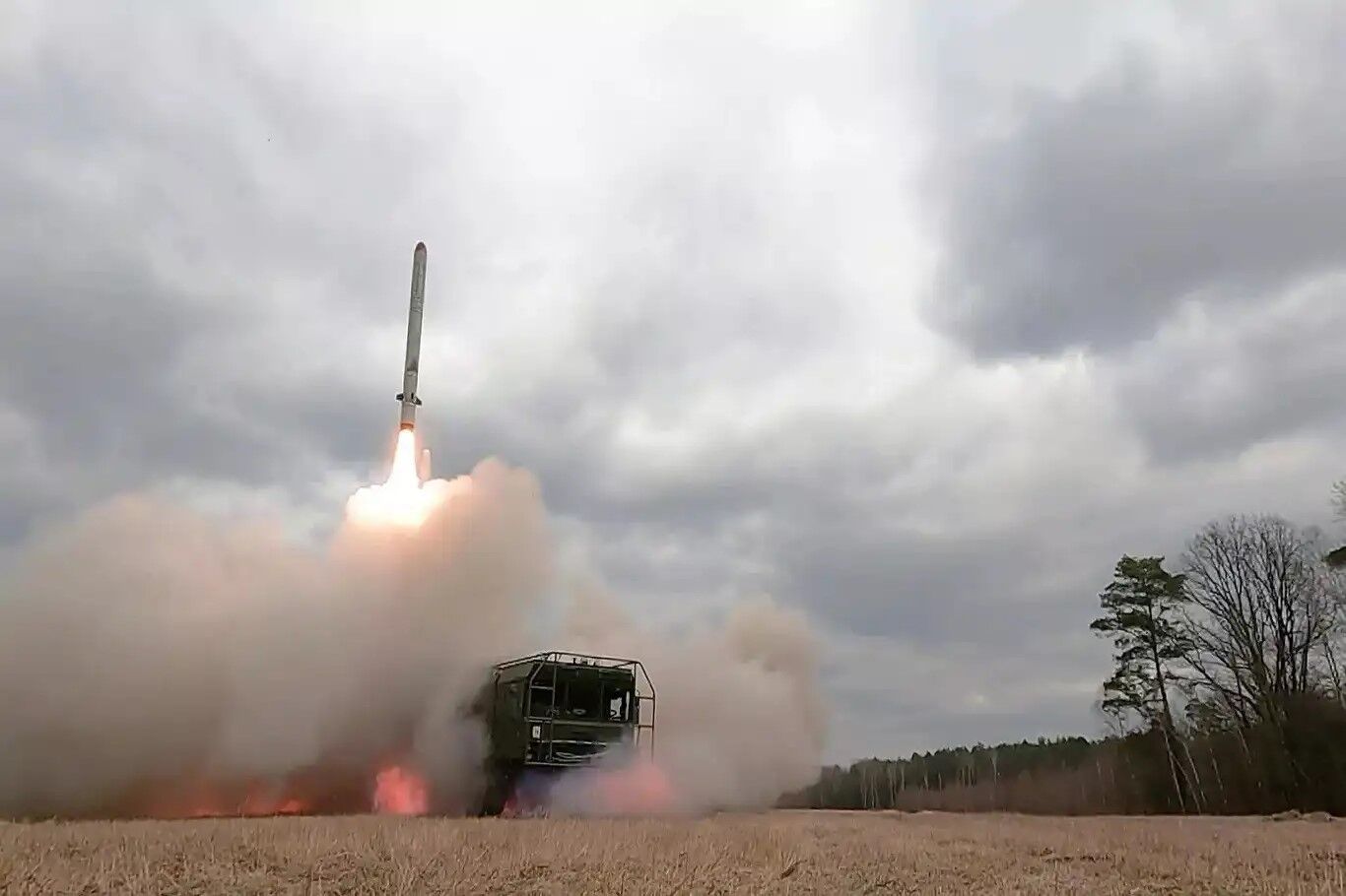 Rusya: Kiev'de Dinyeper Nehri üzerindeki karayolu-demiryolu köprüsü vuruldu