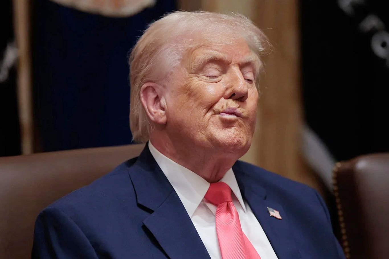 Trump'tan İran'a yeni saldırı tehdidi: 'Bir küçük Destansı Öfke daha yapabiliriz'