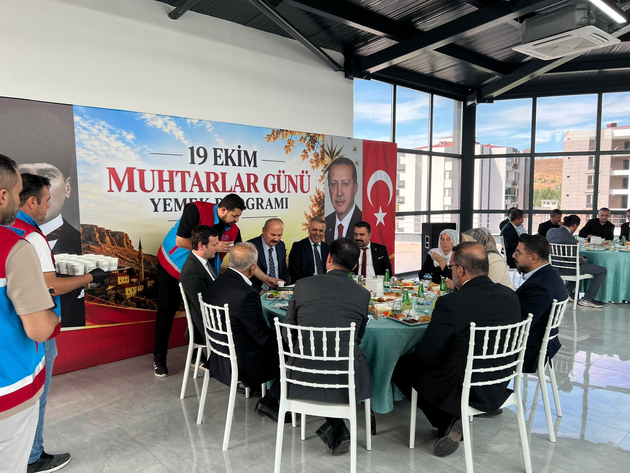 Vali Canalp, Muhtarlarla Yemek Programında Buluştu (3)