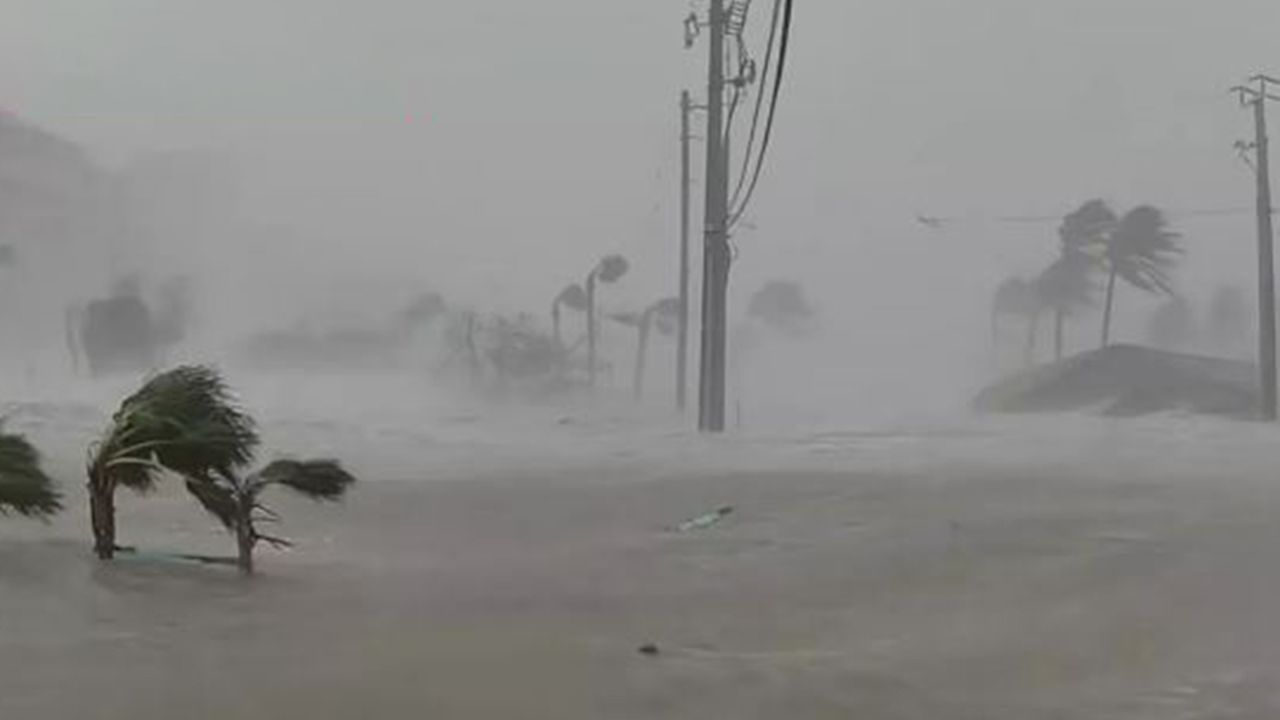 Florida'yı Milton Kasırgası vurdu: 4 ölü